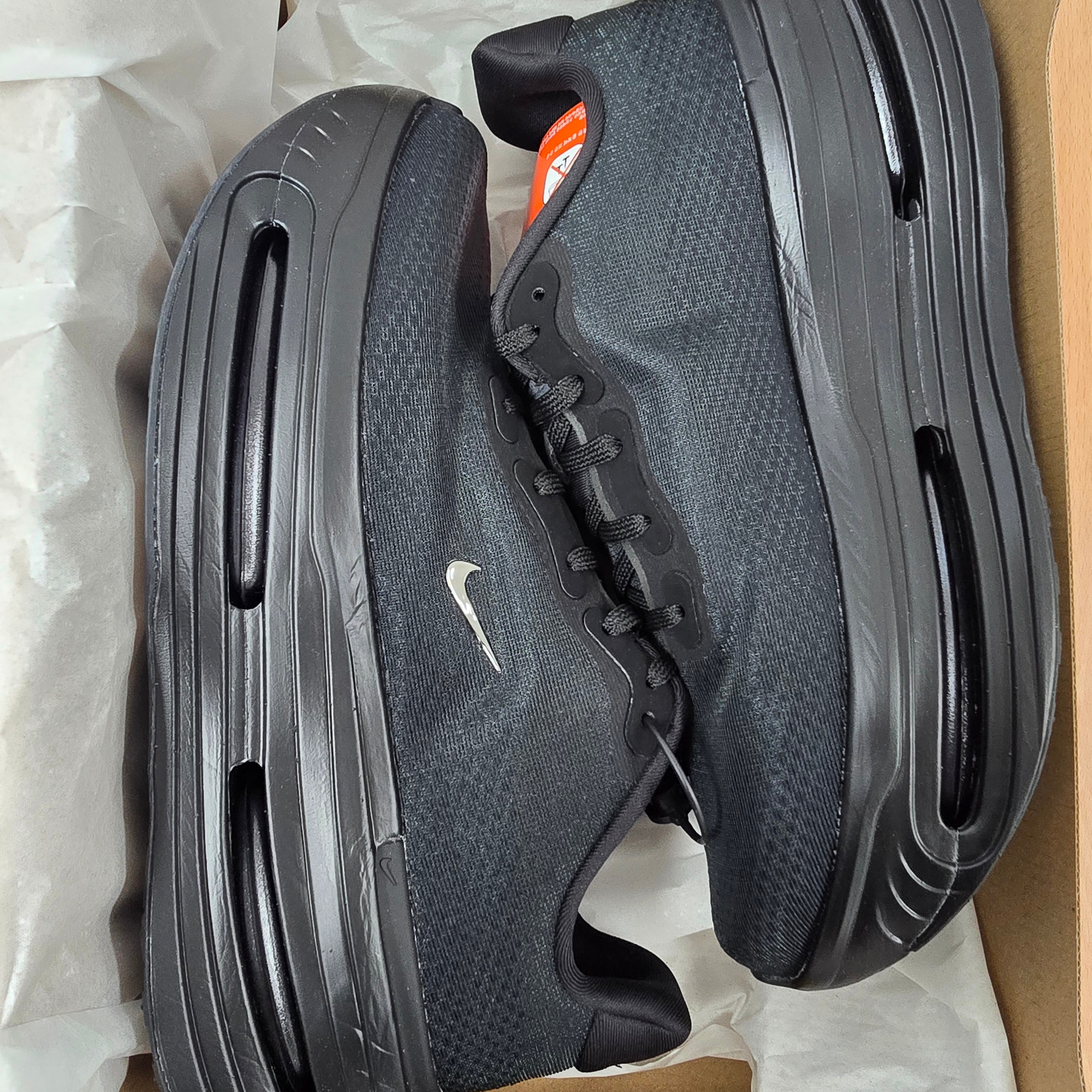 Nike Vomero Black White 착용 스타일