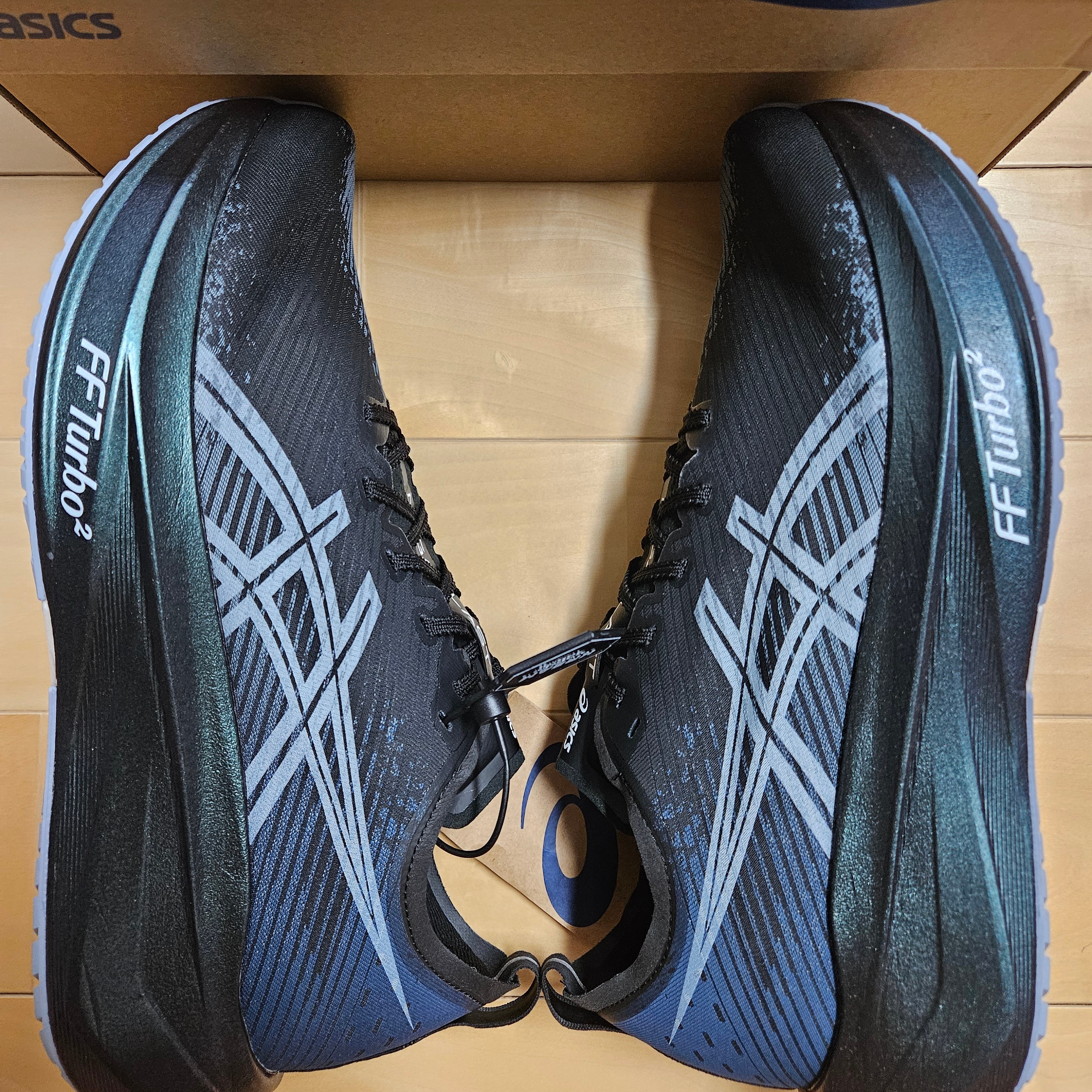 Asics Megablast Black White 착용 스타일 - 6