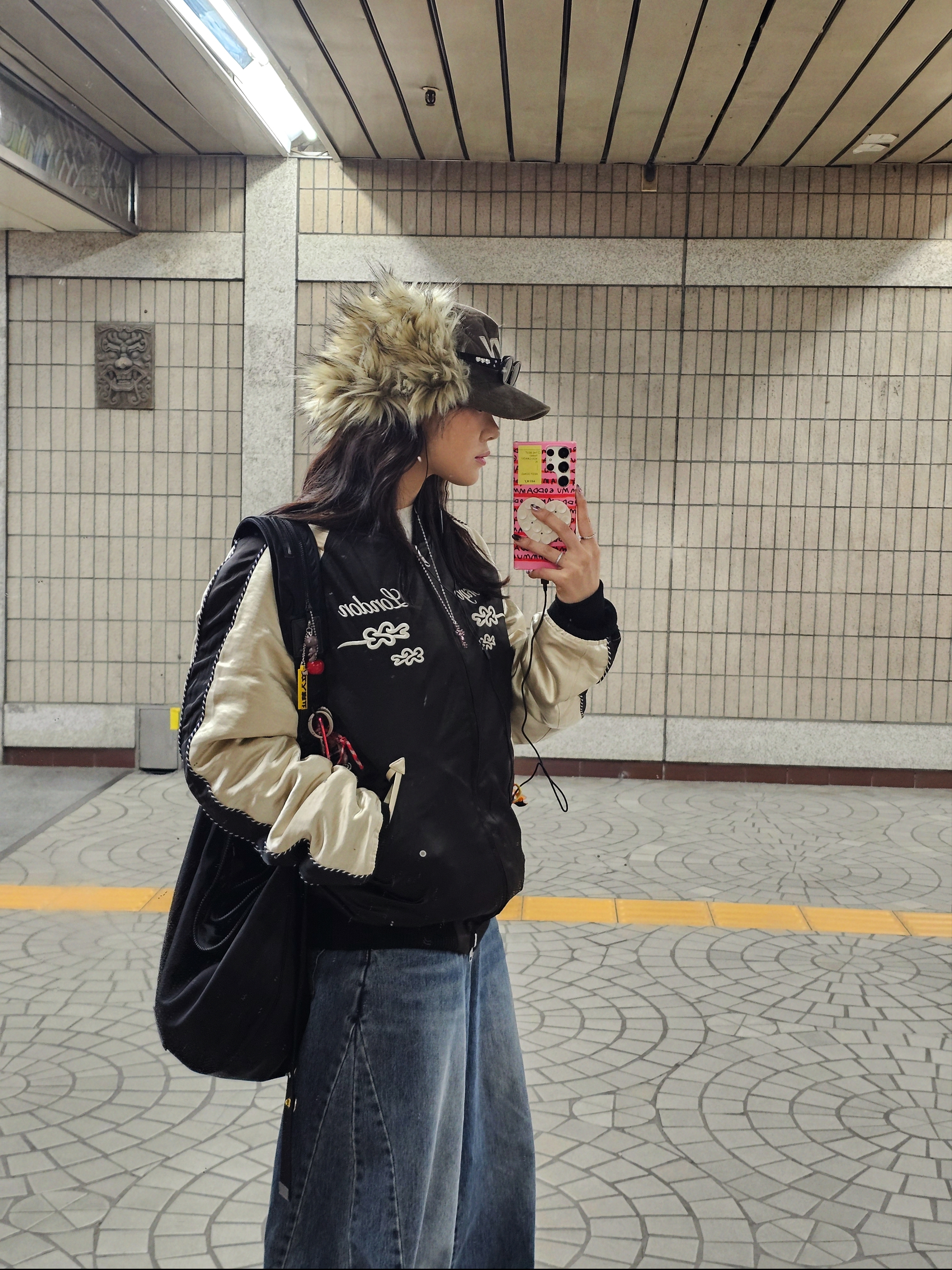 Palace x Y-3 Reversible Souvenir Jacket Navy Cream - 22FW, Open Yy Faux Fur Corduroy Earflap Cap Khaki 착용 스타일 - 1