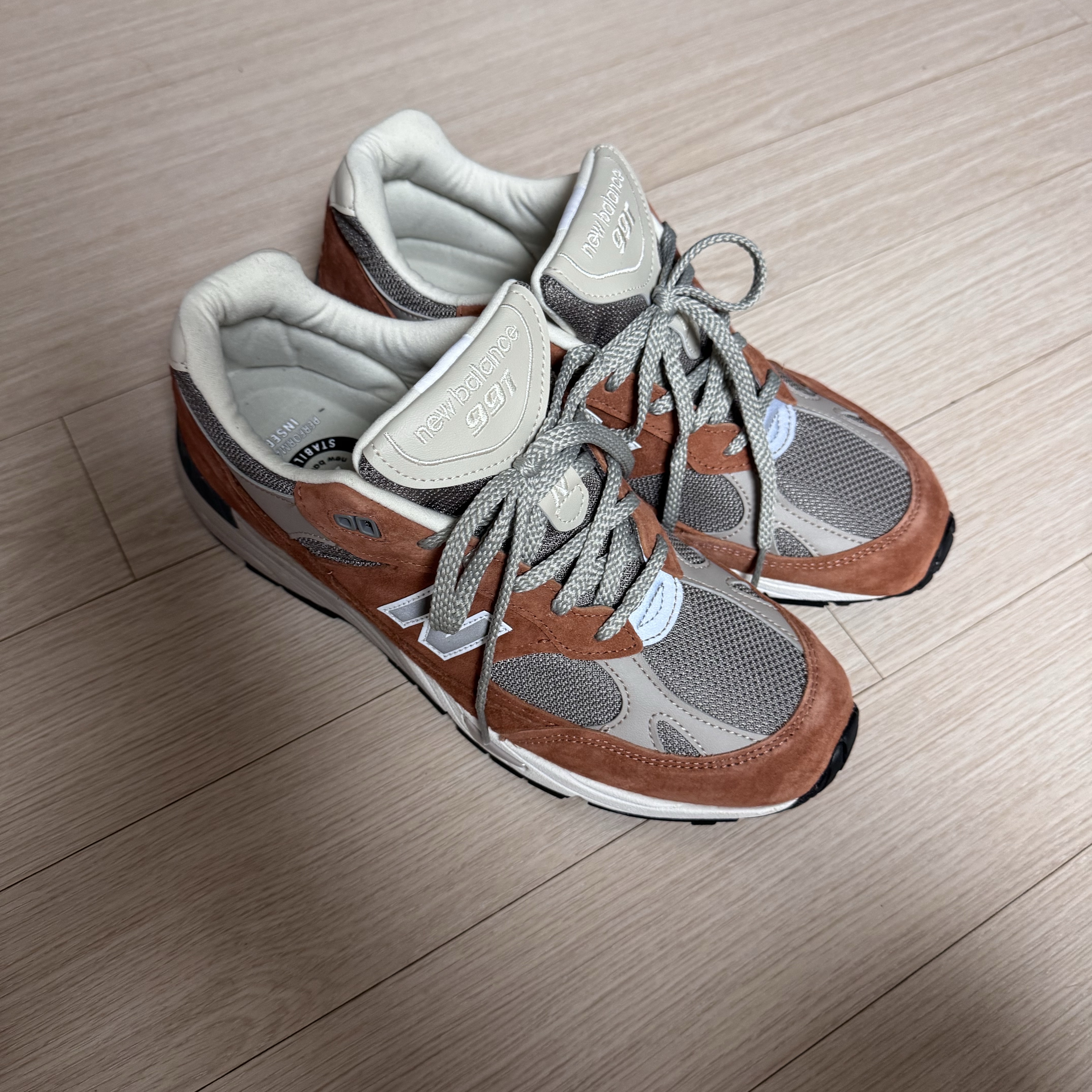 New Balance 991 Made in UK Sequoia Falcon 착용 스타일