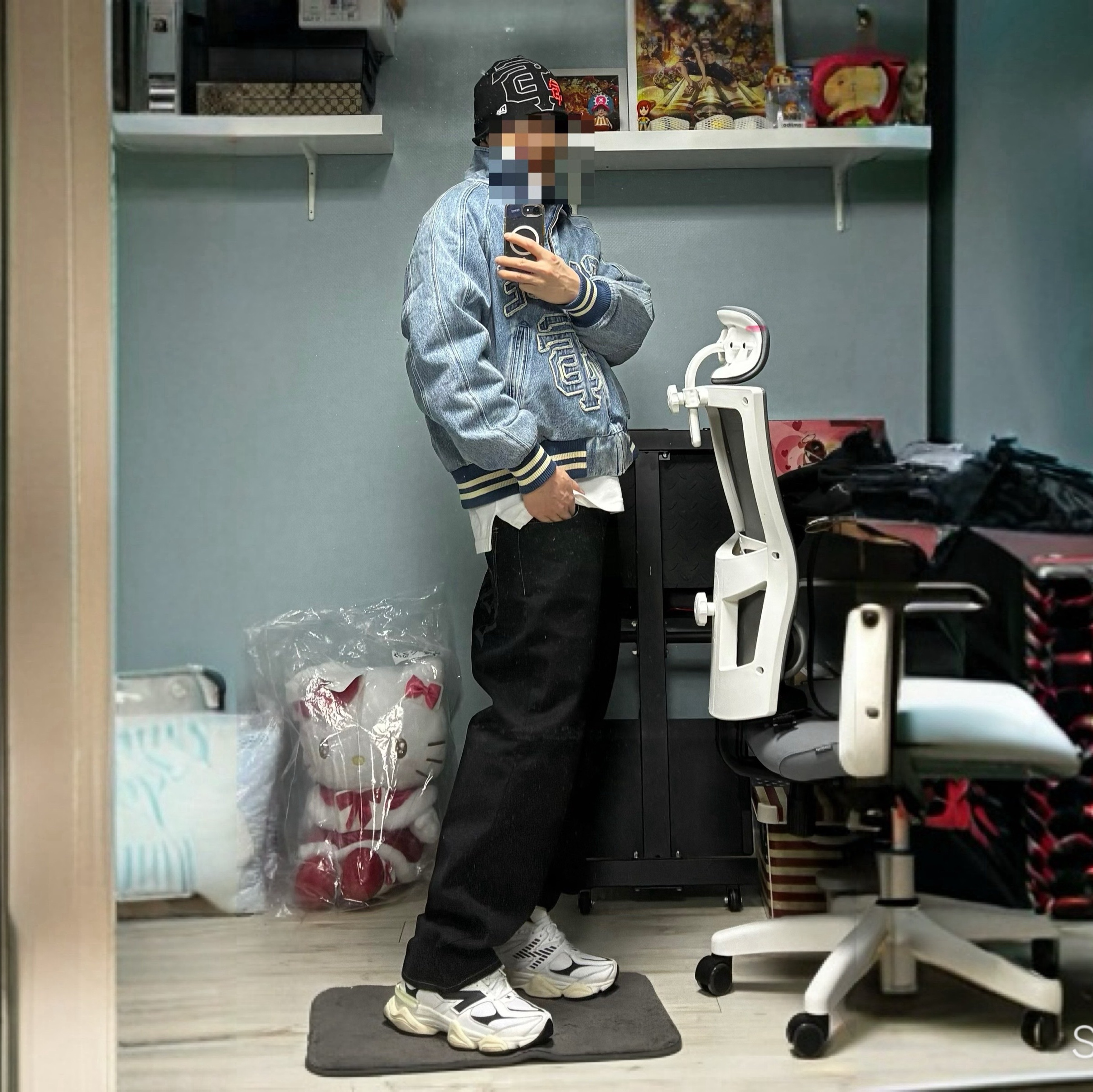 Palace x San Francisco Giants Denim Varsity Jacket Stone Wash - 26SS, Palace P90 Baggy Script Jean Black Stone Wash - 25FW 착용 스타일