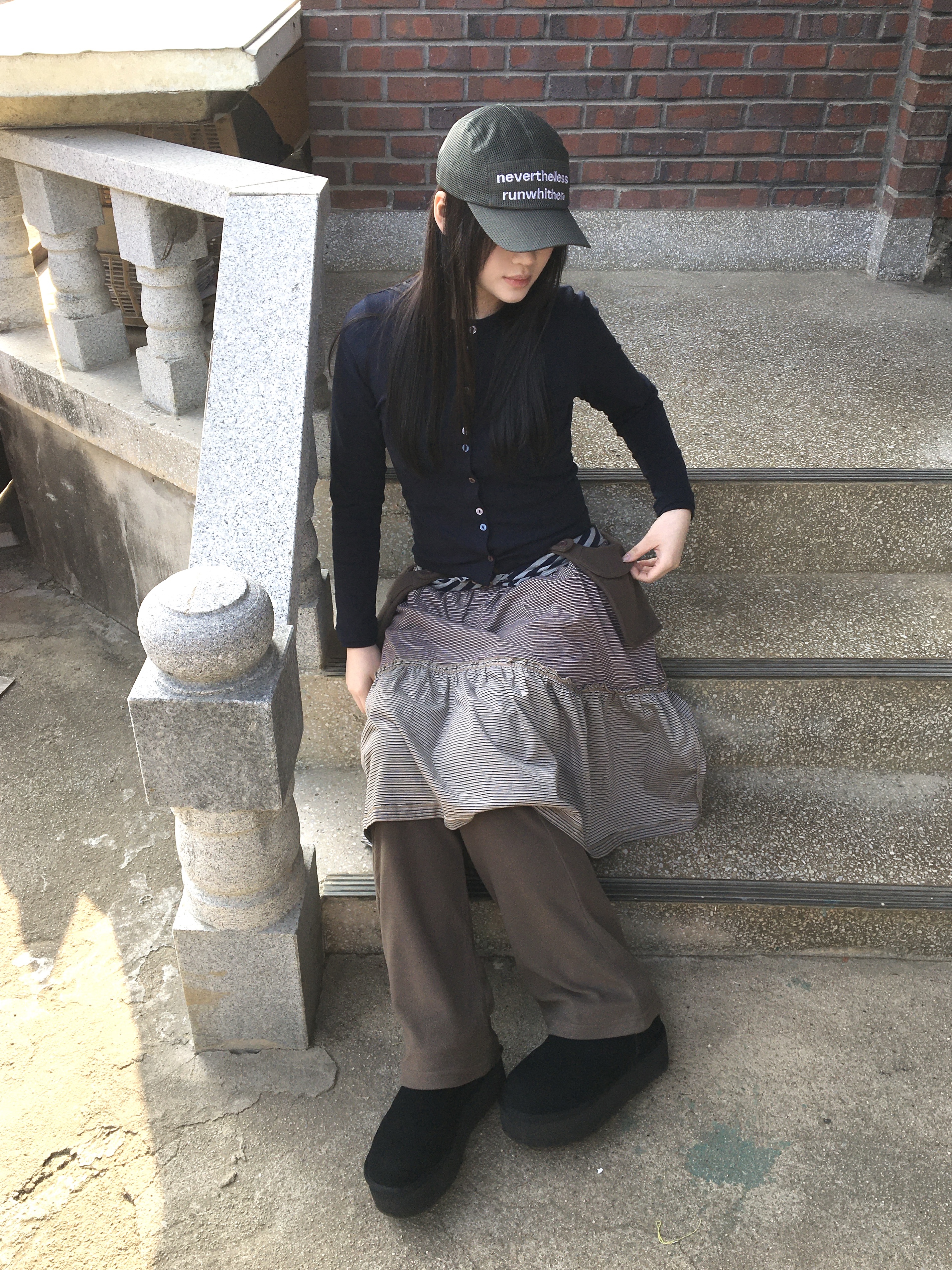 runwhither Mesh Cap Khaki, (W) UGG Classic Ultra Mini Platform Boots Black 착용 스타일 - 1