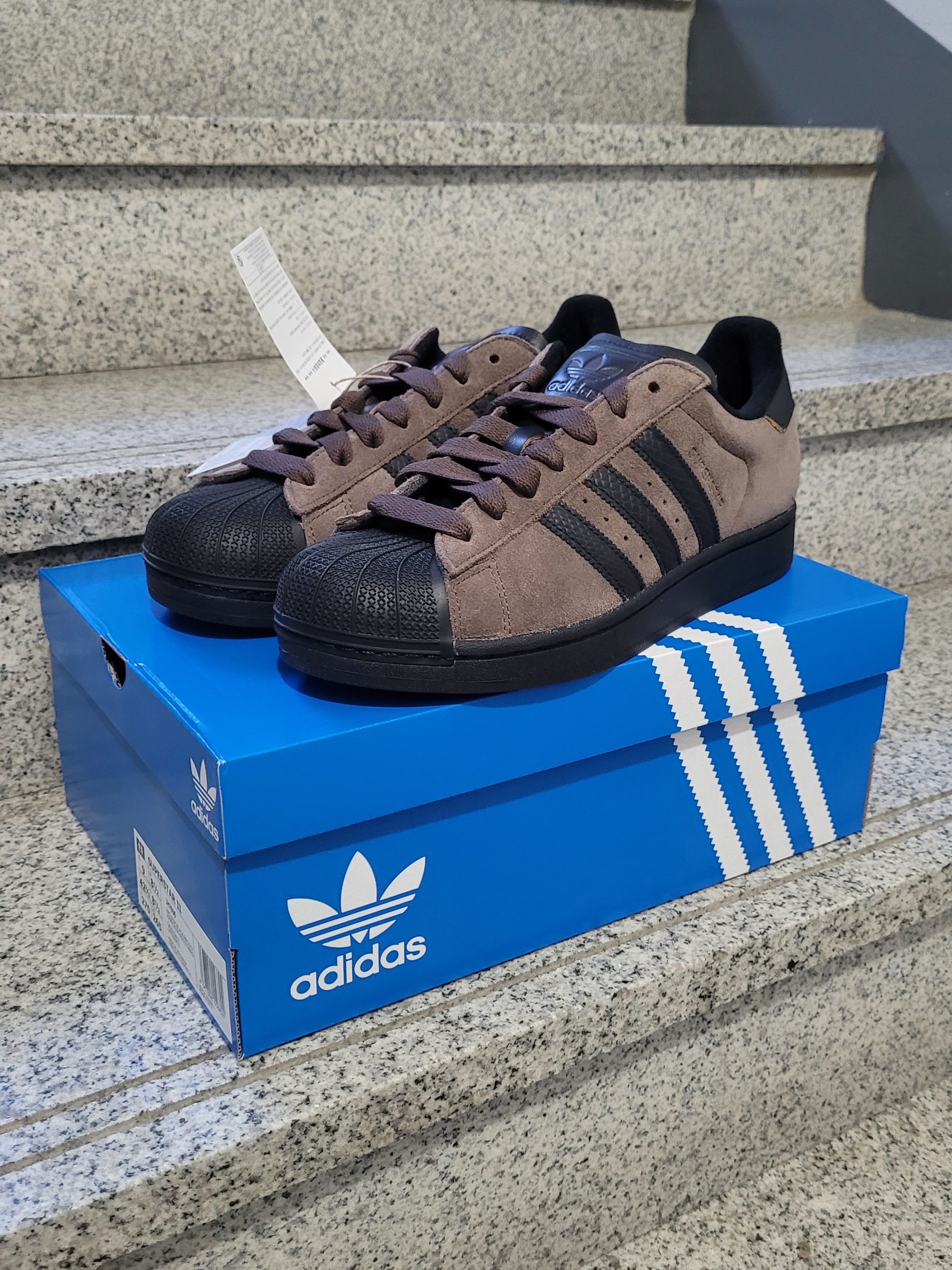 Adidas Superstar II Brown Core Black, (W) Uniqlo Baggy Curve Jeans Blue - JP 착용 스타일 - 3