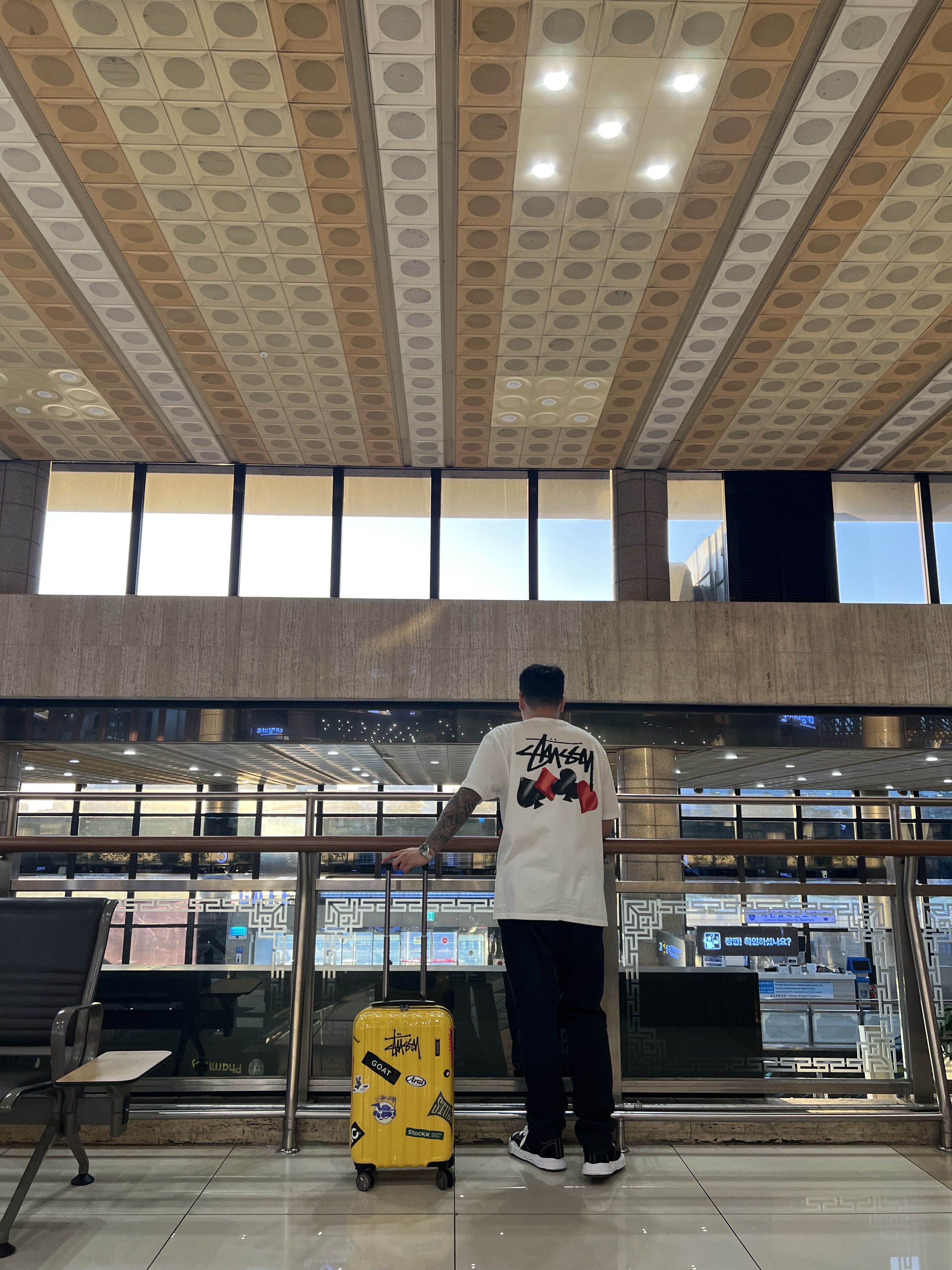 Stussy Suits T-Shirt Black, Stussy Suits T-Shirt White 착용 스타일 - 5