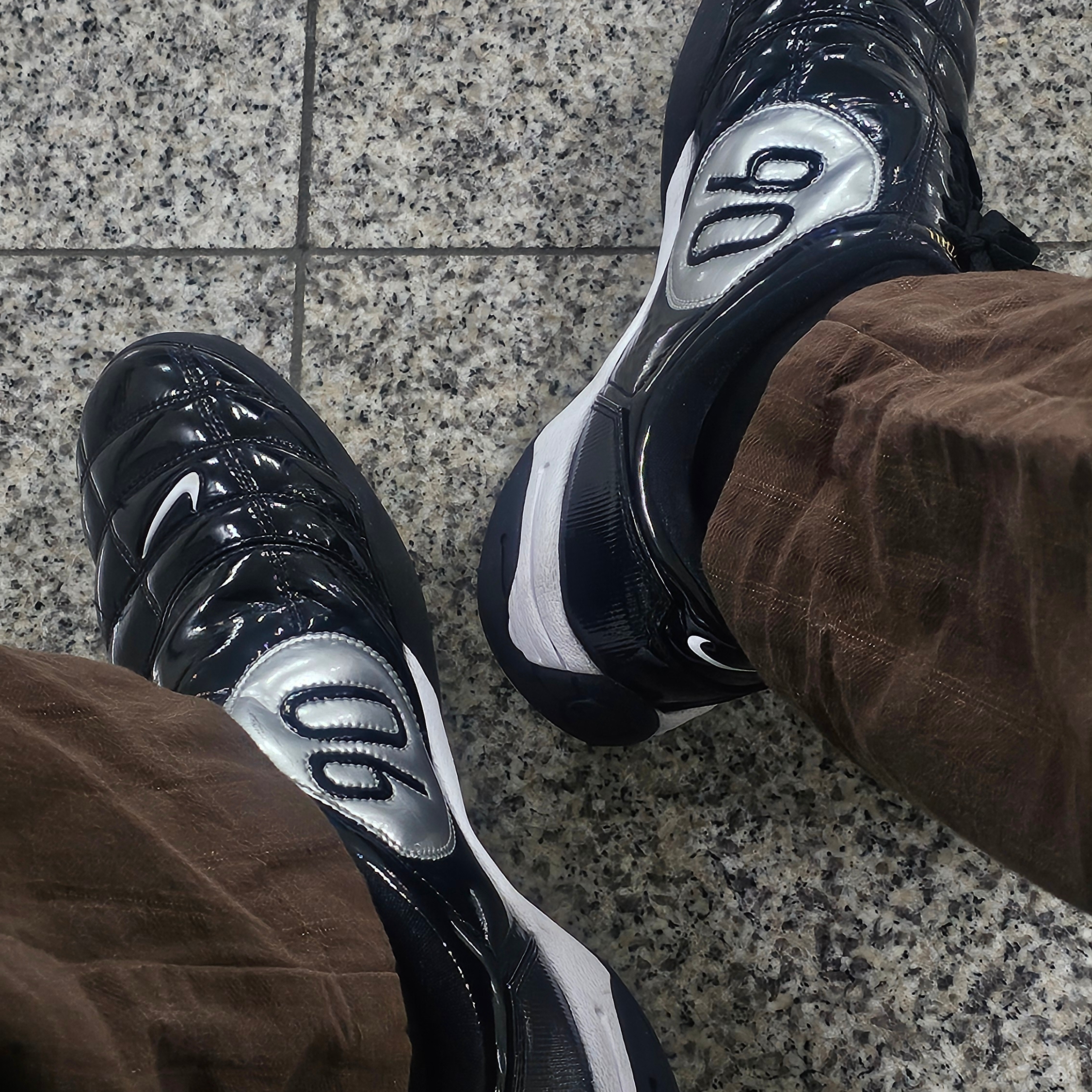 Nike Total 90 III SP Black and White 착용 스타일