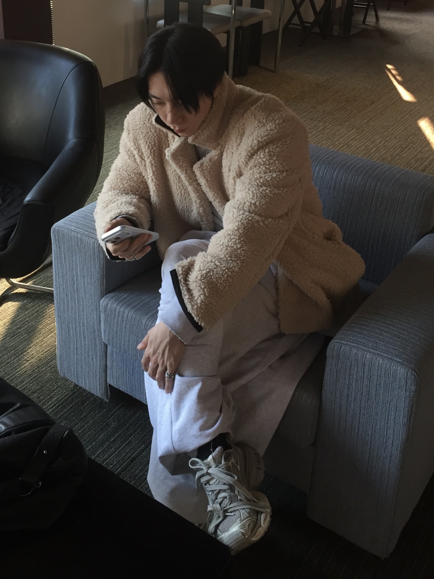 Balenciaga 3XL Sneakers Light Beige 착용 스타일 - 1