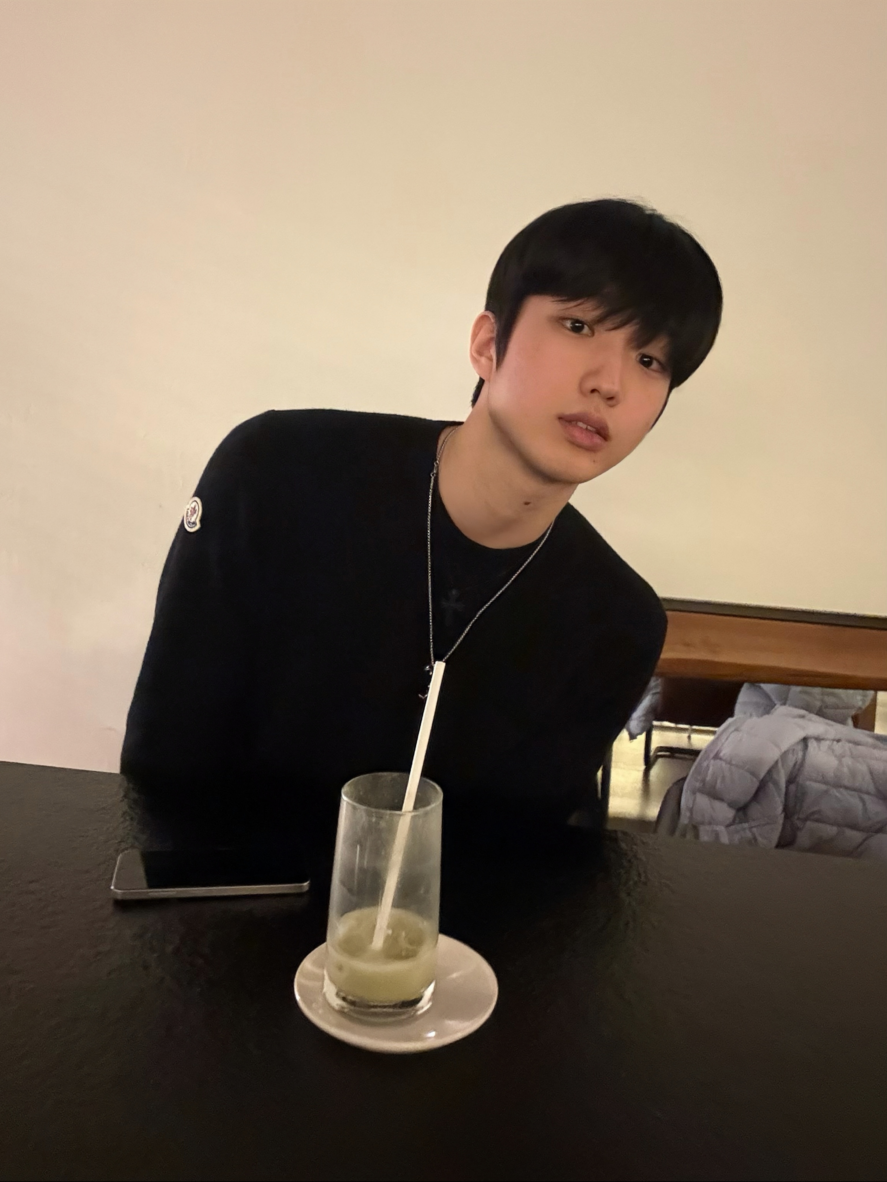 Moncler Knitwear Black - 25FW, Chrome Hearts Silichrome CH Cross Pendant Black 2022/2023/2025 착용 스타일