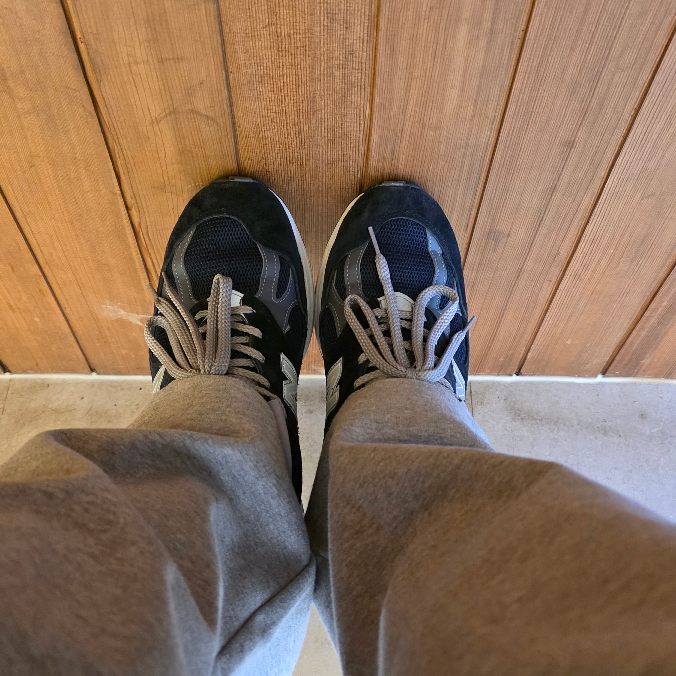 New Balance 991v2 Made in UK Dark Navy Smoked Pearl 착용 스타일
