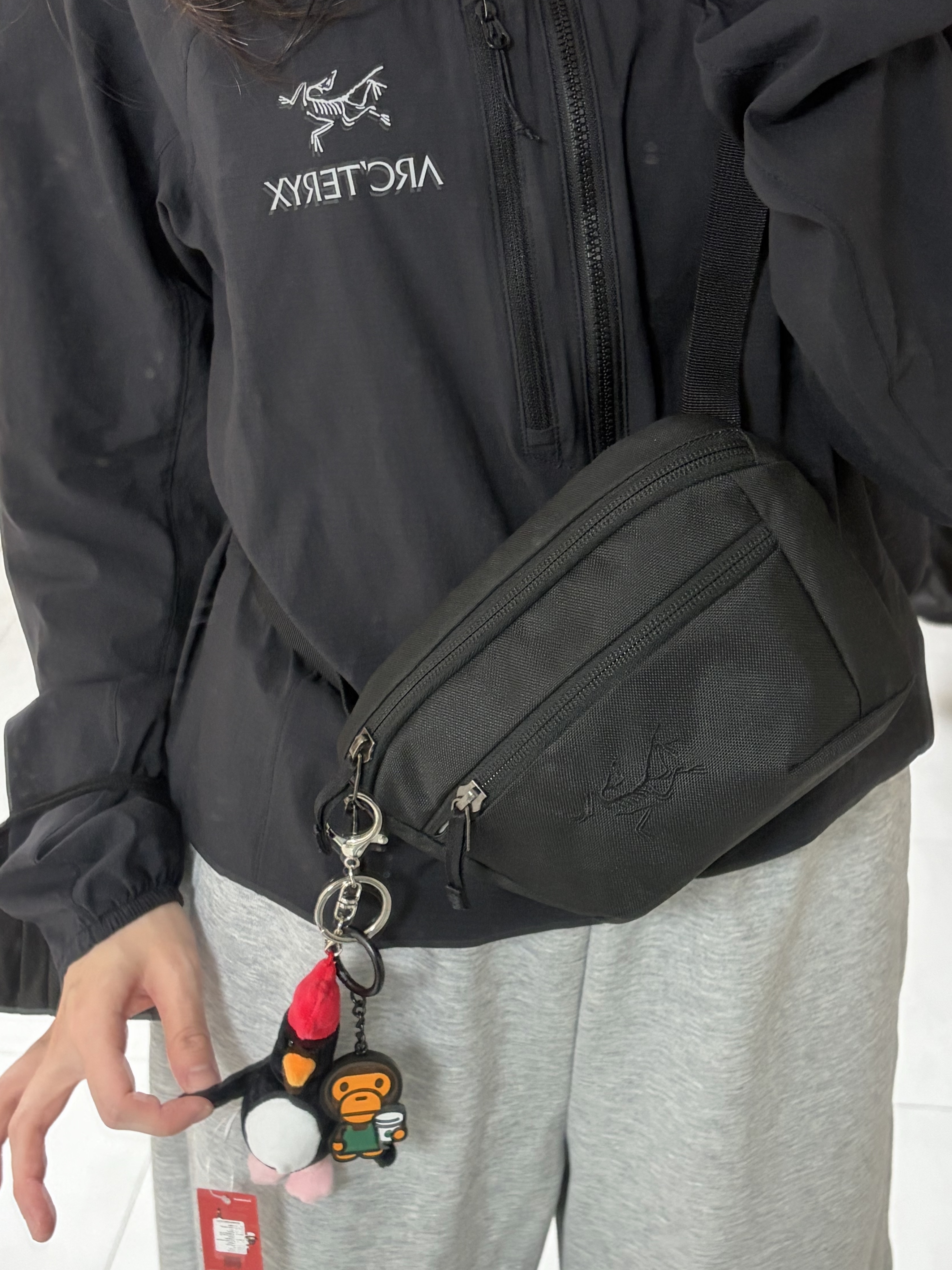 Starbucks x BAPE Baby Milo Keychain 착용 스타일