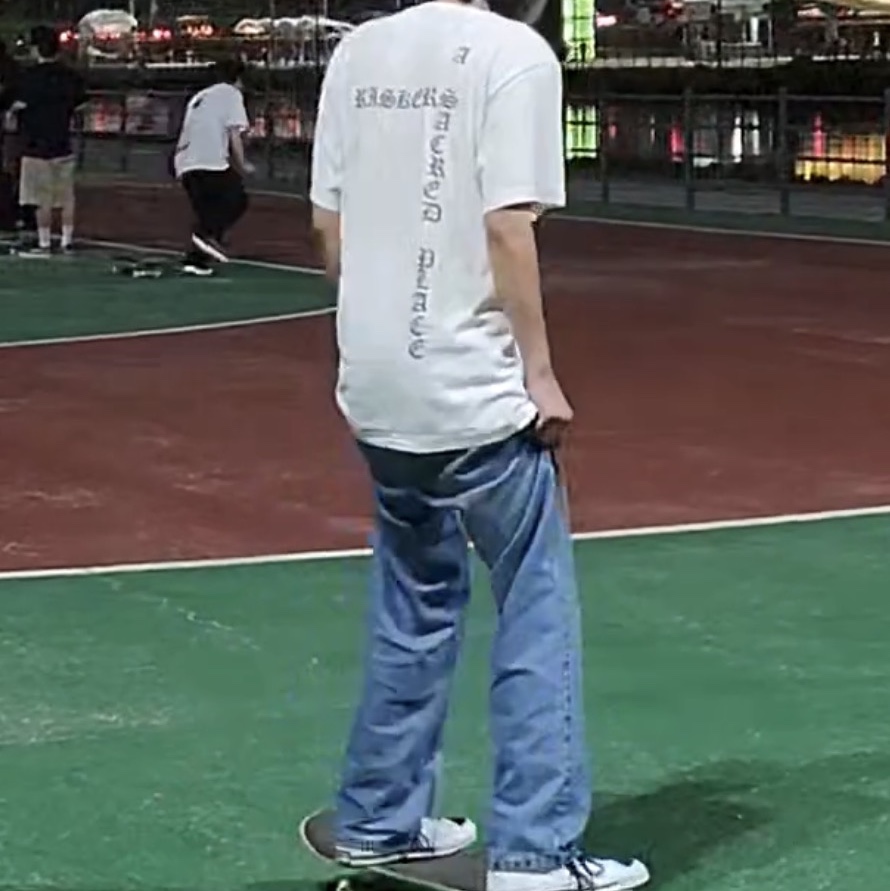 Levi's SilverTab Loose Fit Jeans New Blue Moon Medium Wash Non Stretch, Converse One Star Ox HanByeol White 착용 스타일 - 1