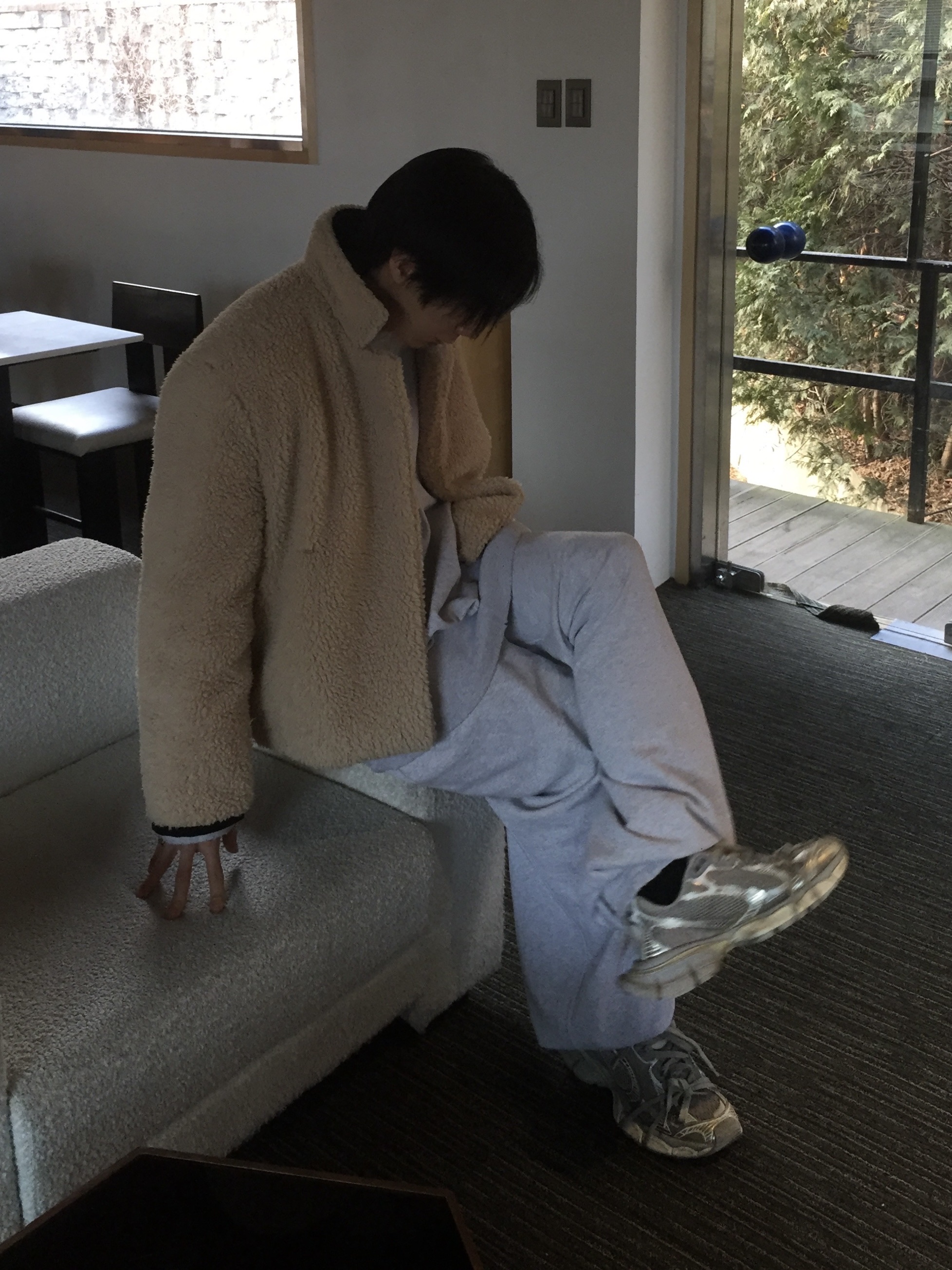 Balenciaga 3XL Sneakers Light Beige 착용 스타일 - 6
