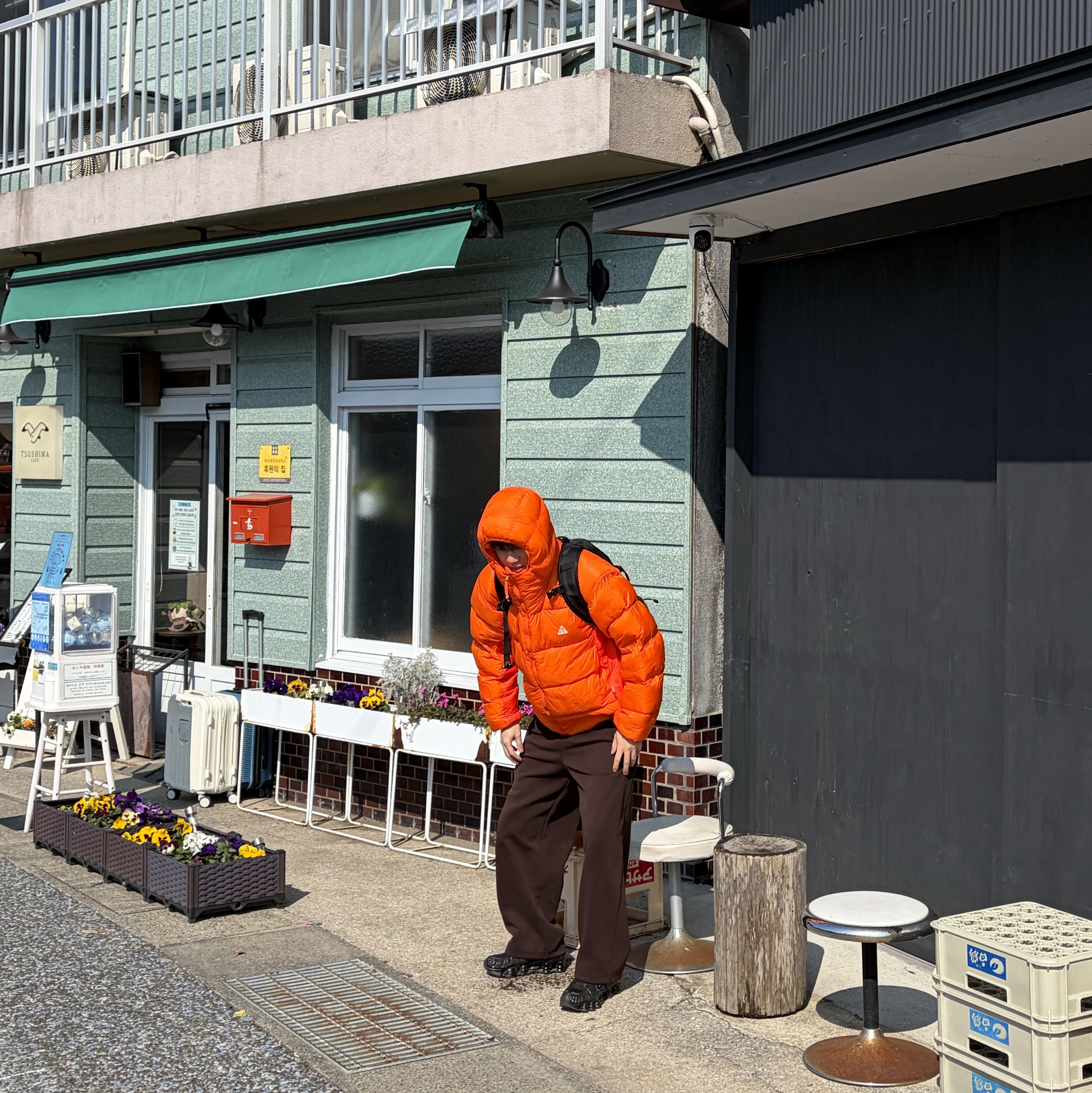 Nike ACG Therma-Fit ADV Lunar Lake Puffer Jacket Safety Orange - Asia, Nike Shox TL Black Metallic Hematite 착용 스타일 - 1