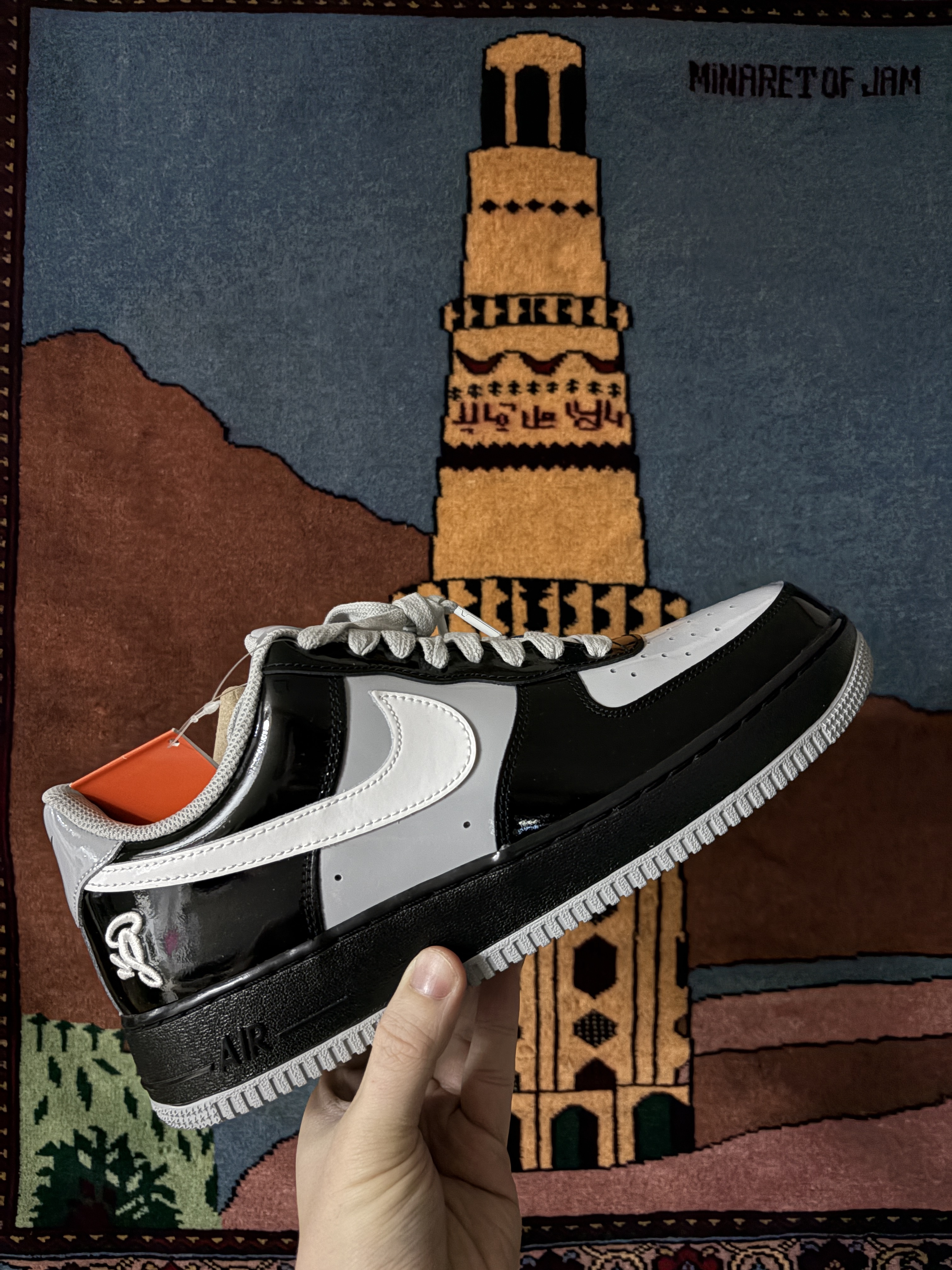 Nike x Syna Air Force 1 '07 Black and Light Smoke Grey 착용 스타일