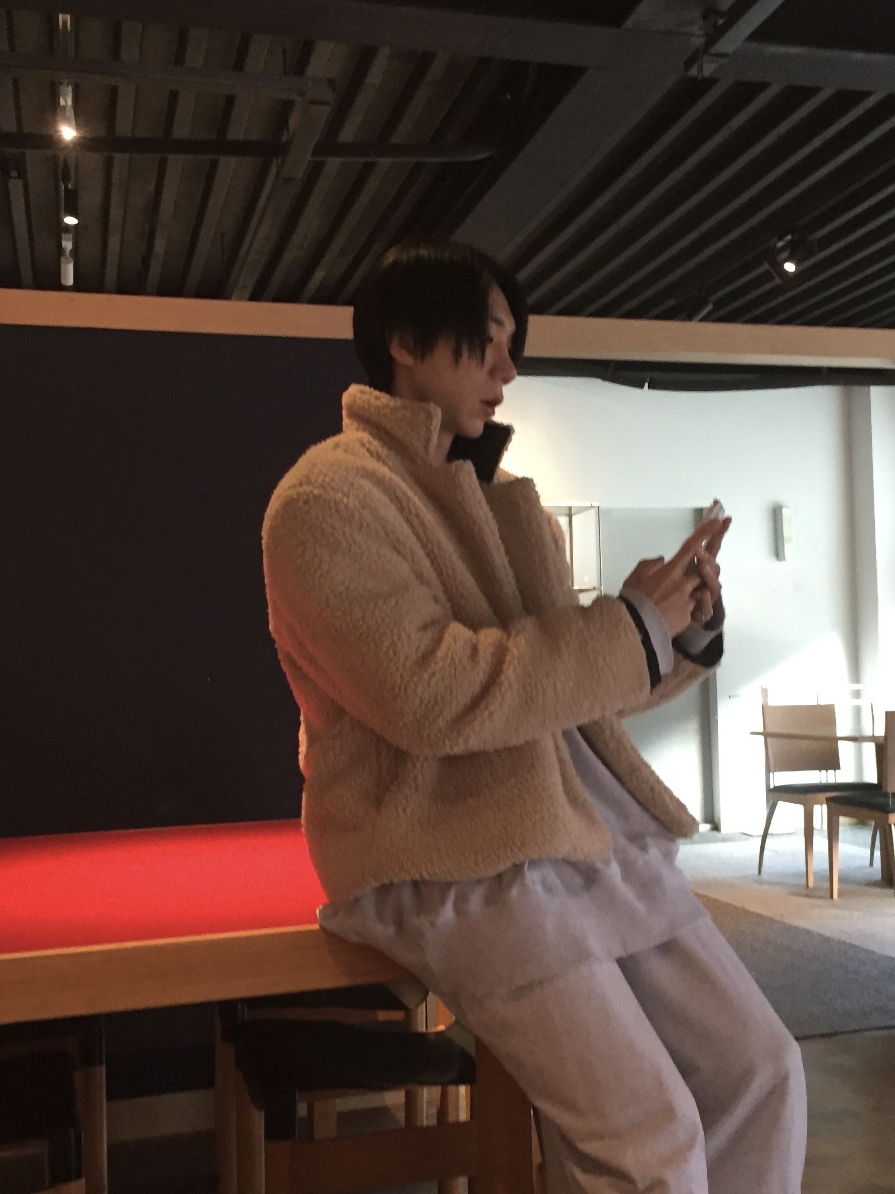 Balenciaga 3XL Sneakers Light Beige 착용 스타일 - 5