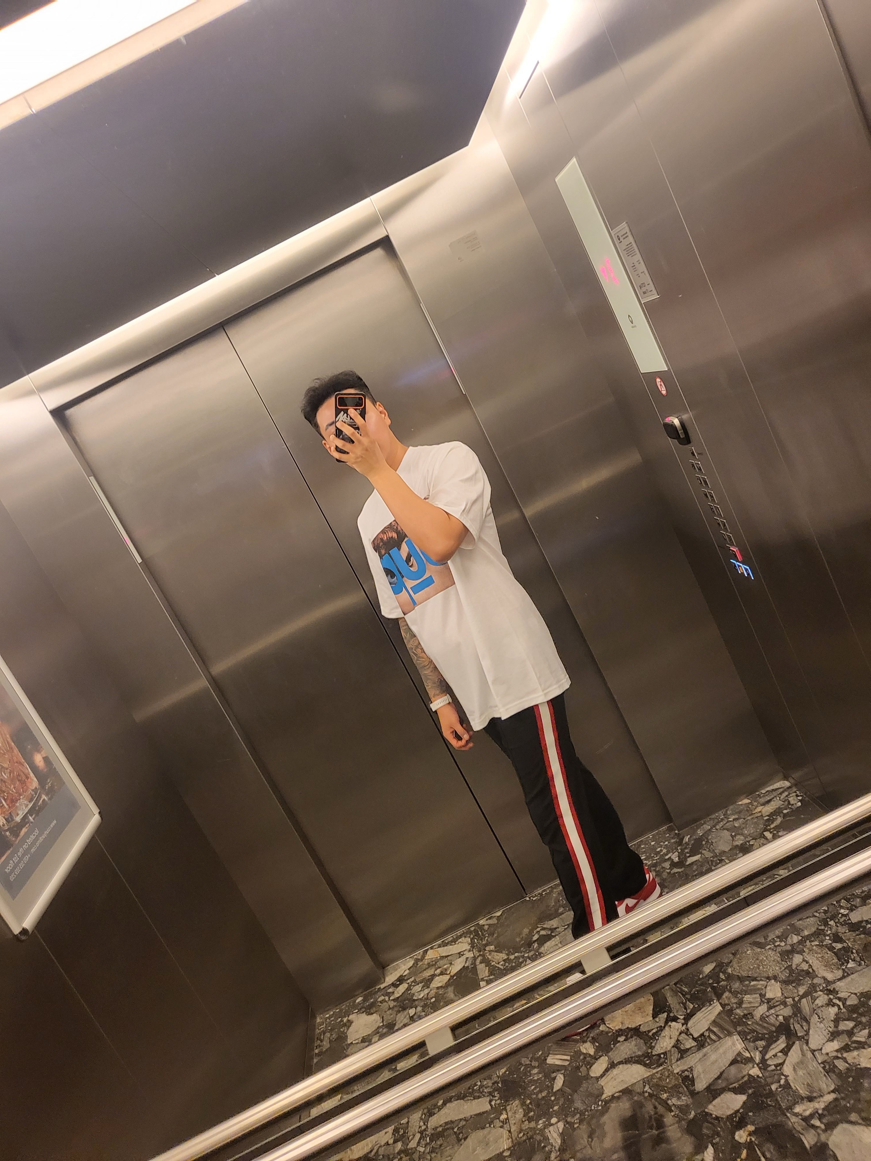 Supreme x Undercover Face T-Shirt White - 23SS, Nike Dunk Low SP White and University Red 2023 착용 스타일 - 1