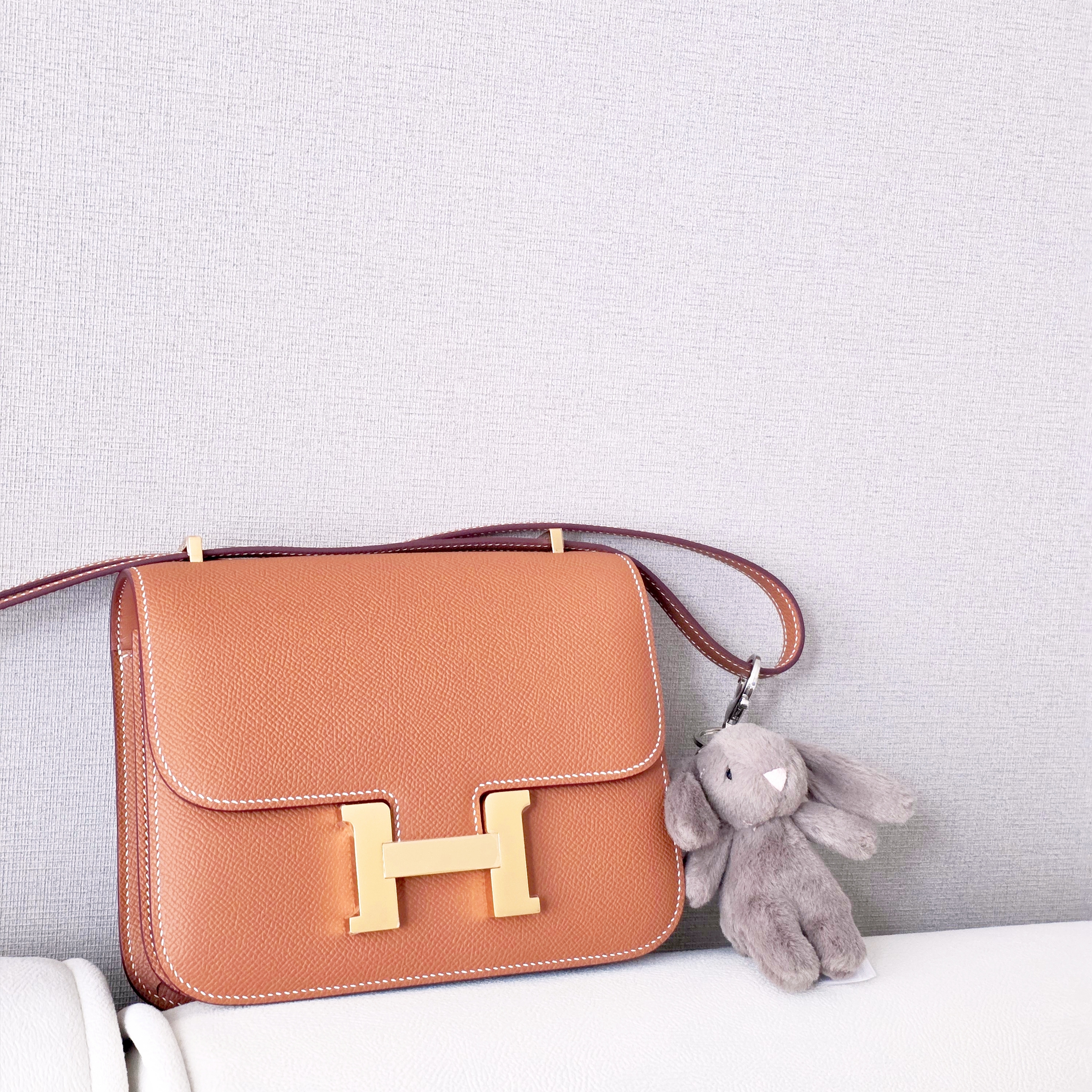 Jellycat Bashful Bunny Bag Charm Beige 착용 스타일