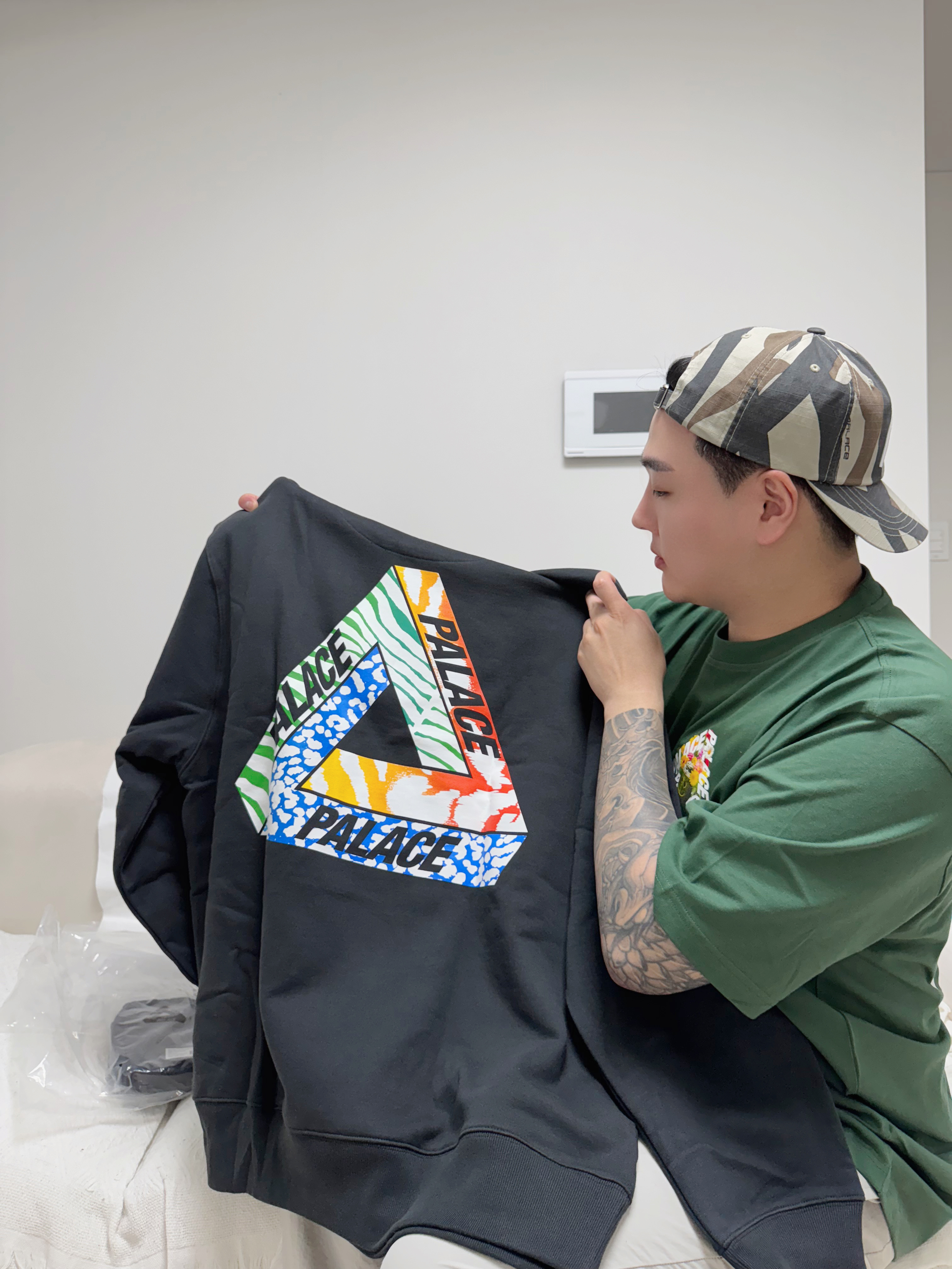 Palace Baked P-3 T-Shirt White - 24SS, Palace P 6-Panel Pine - 25SS 착용 스타일 - 7