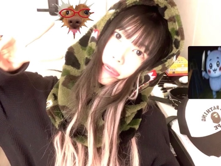 BAPE 1st Camo Shark Boa Snood Green 착용 스타일