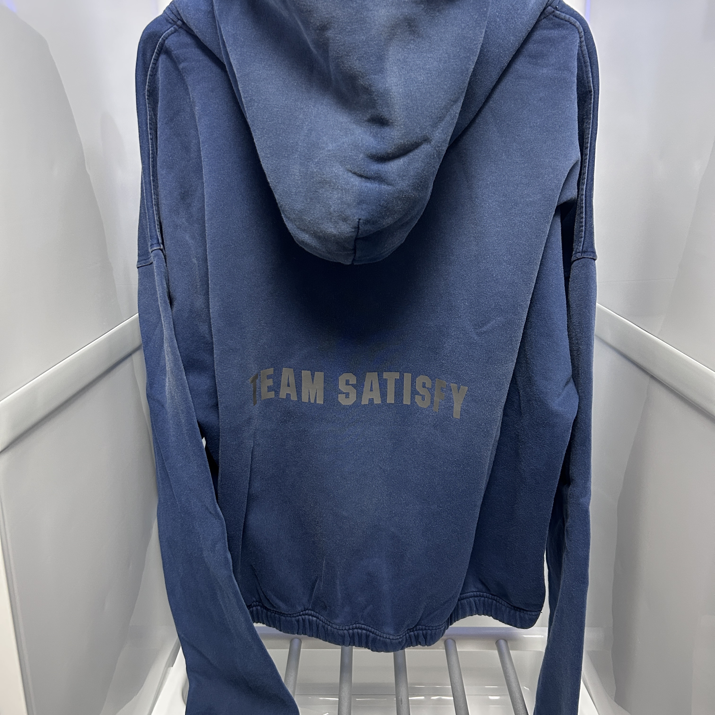 Satisfy Softcell Hoodie Sun Bleached Indigo 착용 스타일 - 1