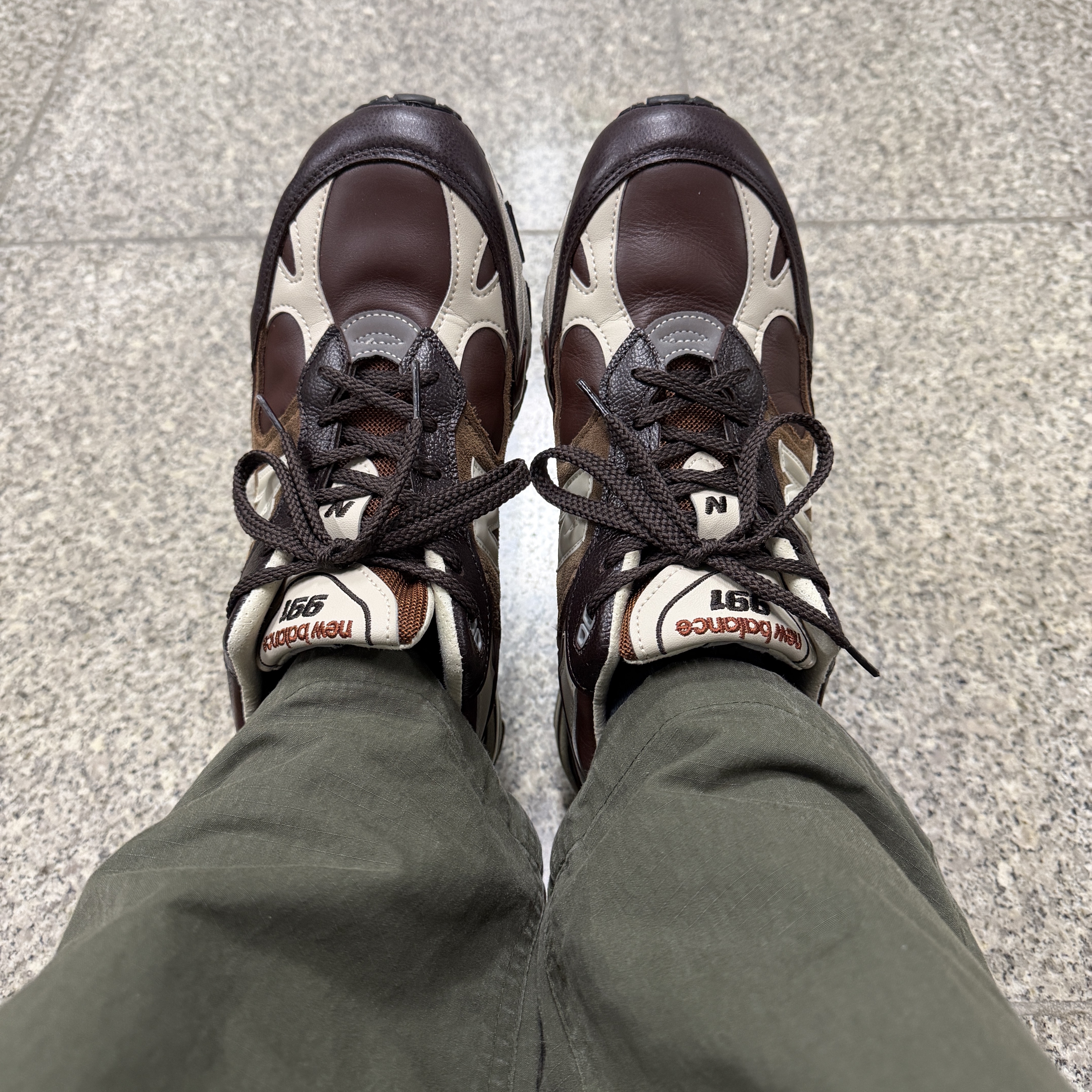 New Balance 991 Made in UK Earth French Roast 착용 스타일