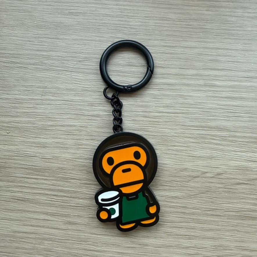 Starbucks x BAPE Baby Milo Keychain 착용 스타일