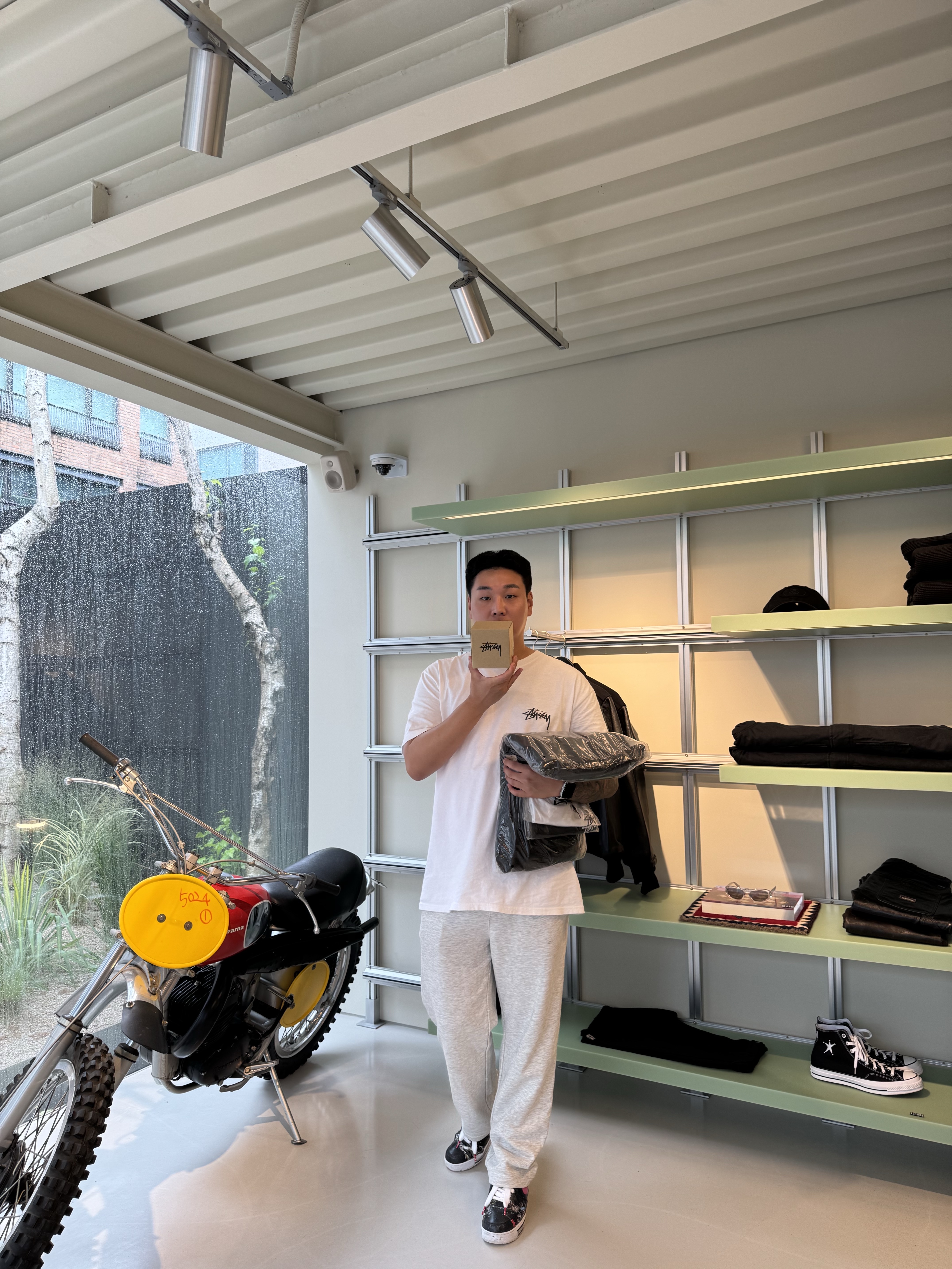 Stussy Suits T-Shirt Black, Stussy Suits T-Shirt White 착용 스타일 - 9