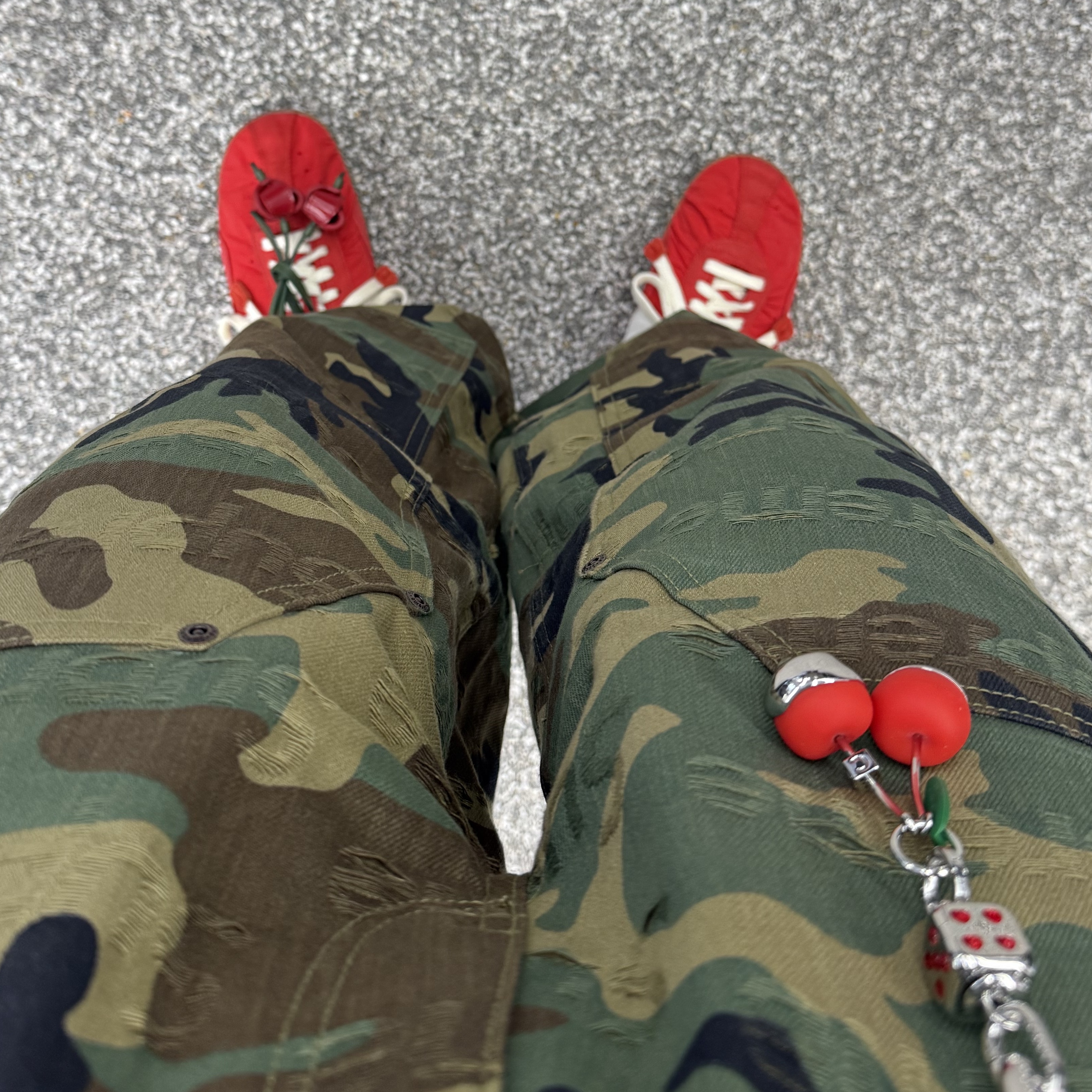 Nike x Jacquemus Moon Shoe SP University Red and Bicycle Yellow, Supreme Jacquard Logos Double Knee Denim Painter Jean Woodland Camo - 25FW 착용 스타일 - 1