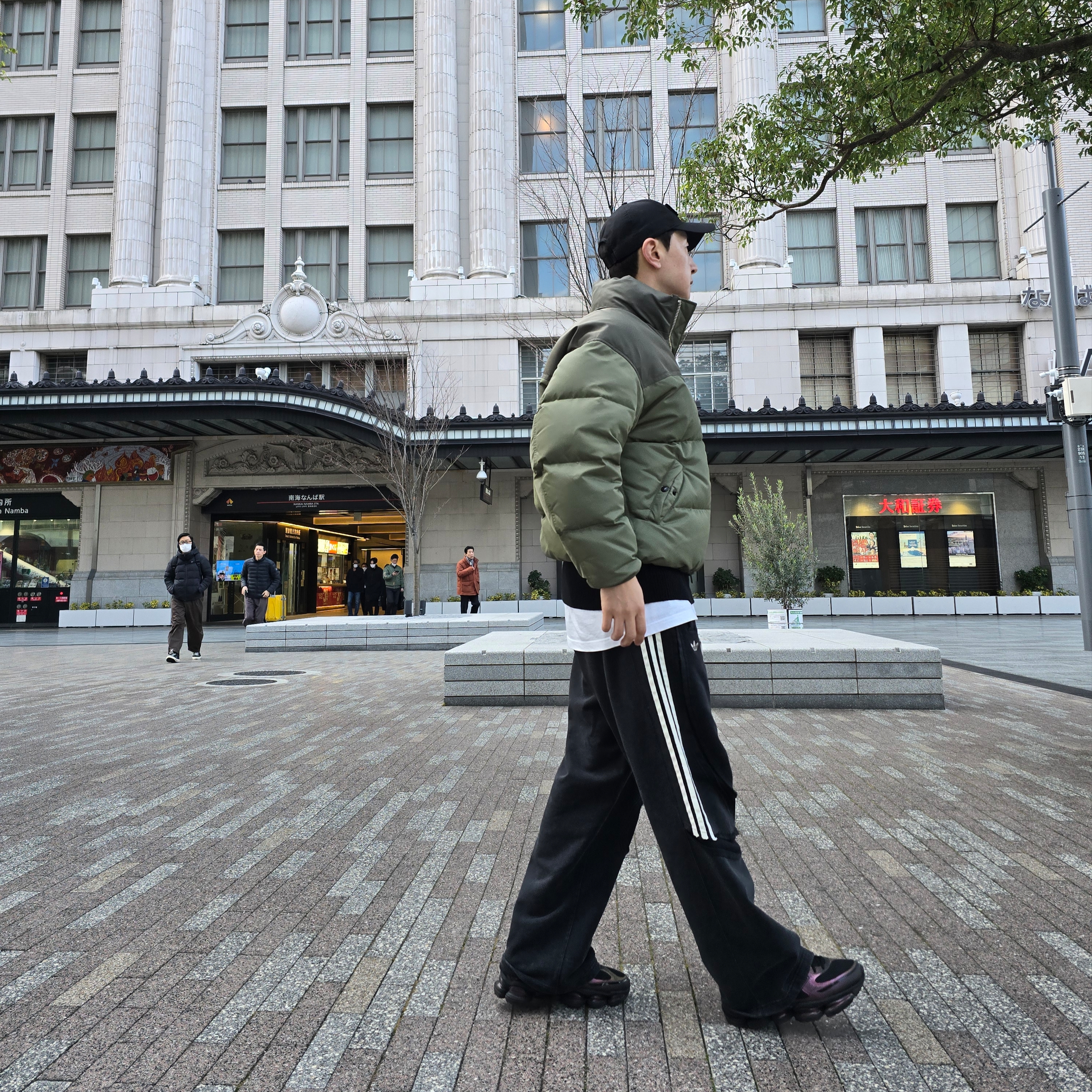 Adidas x Thug Club Teamgeist Sweatpants Black - KR Sizing, Supreme Small Box Polo Sweater Black - 25FW 착용 스타일
