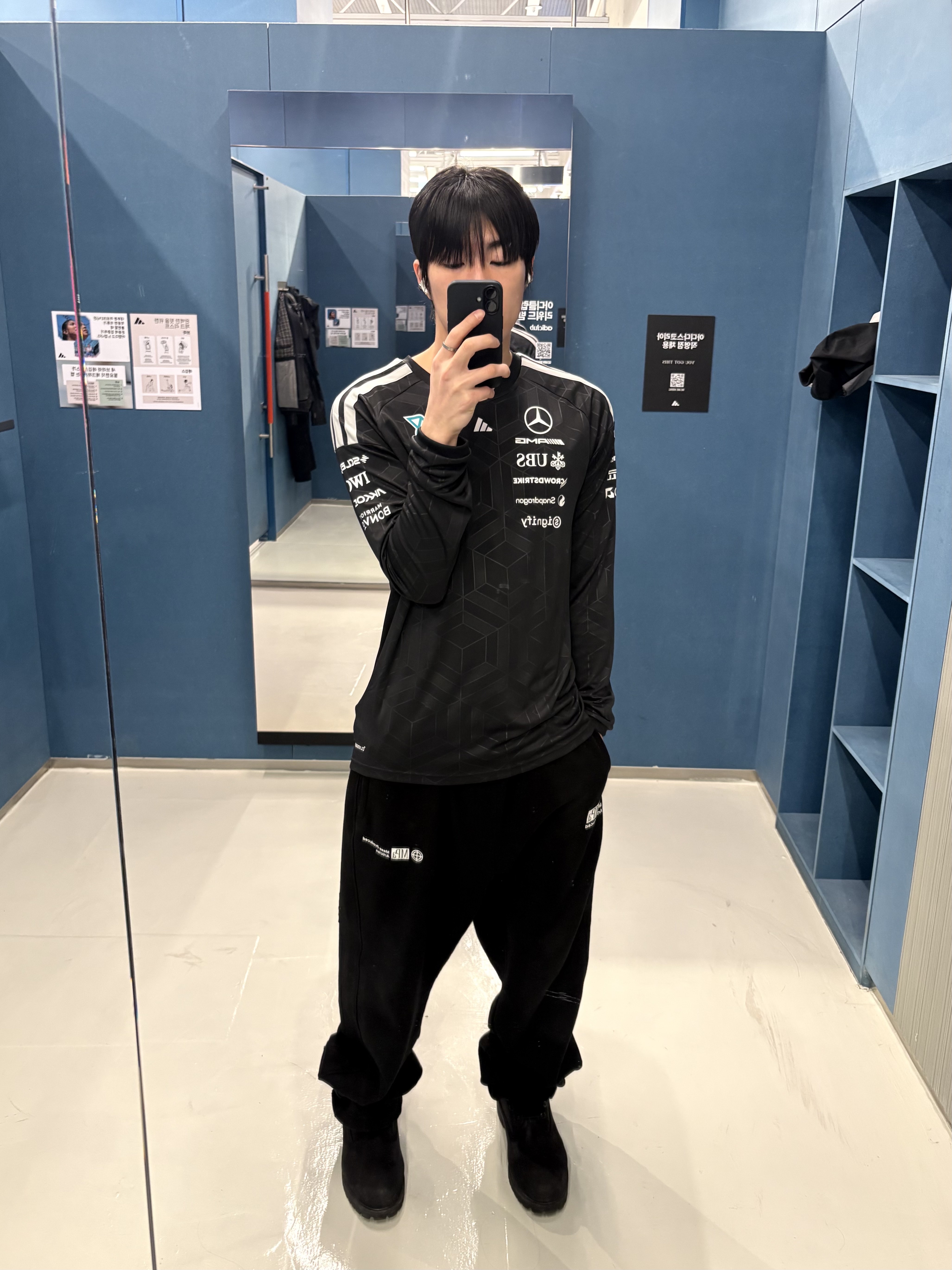 Adidas x Mercedes AMG Petronas F1 Team Driver Jersey Authentic Long Sleeve White - US Sizing (Non Marking Ver.), Adidas x Mercedes AMG Petronas F1 Team Driver Jersey Authentic Long Sleeve White - KR Sizing (Non Marking Ver.) 착용 스타일 - 2
