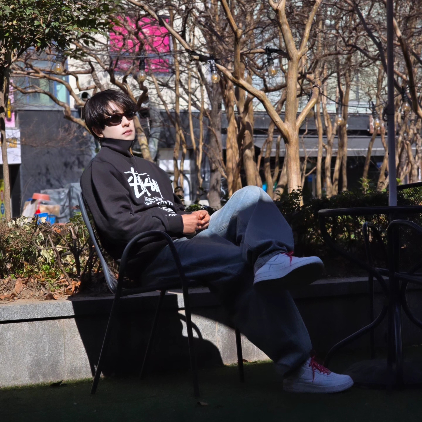 Stussy World Tour Crew Black 2023, Stussy World Tour Crew Black 2024 착용 스타일 - 4