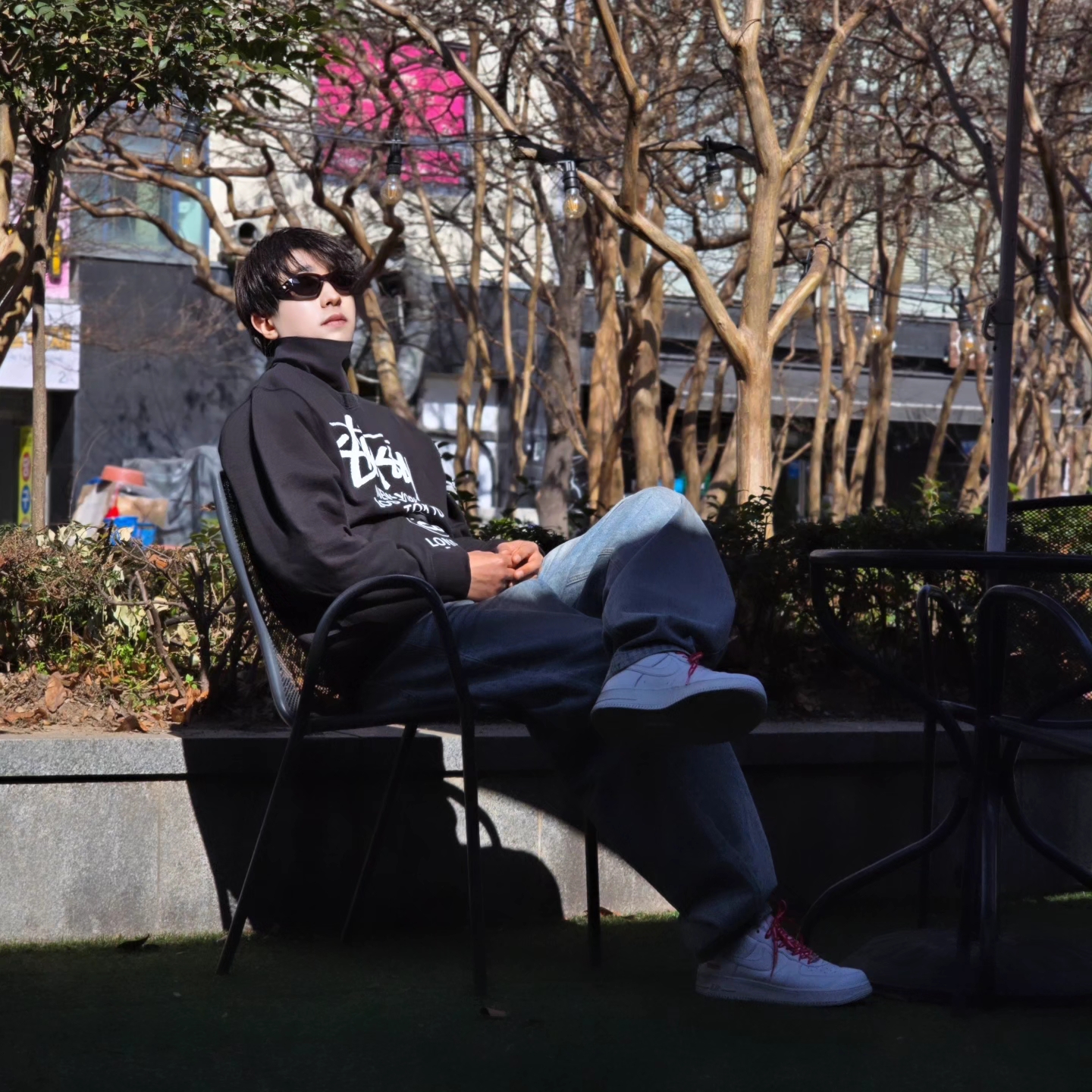 Stussy World Tour Crew Black 2023, Stussy World Tour Crew Black 2024 착용 스타일 - 3