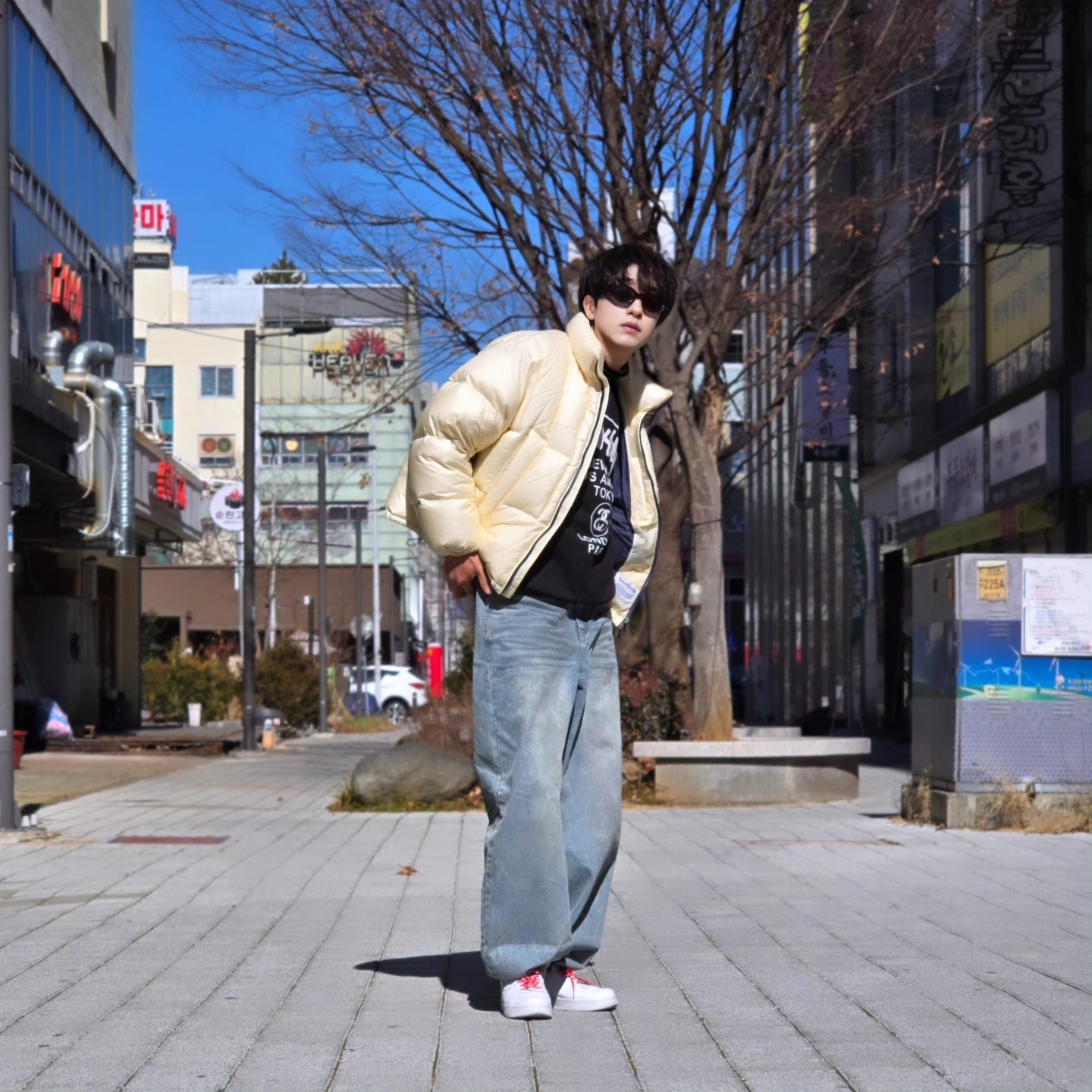 Stussy World Tour Crew Black 2023, Stussy World Tour Crew Black 2024 착용 스타일 - 2