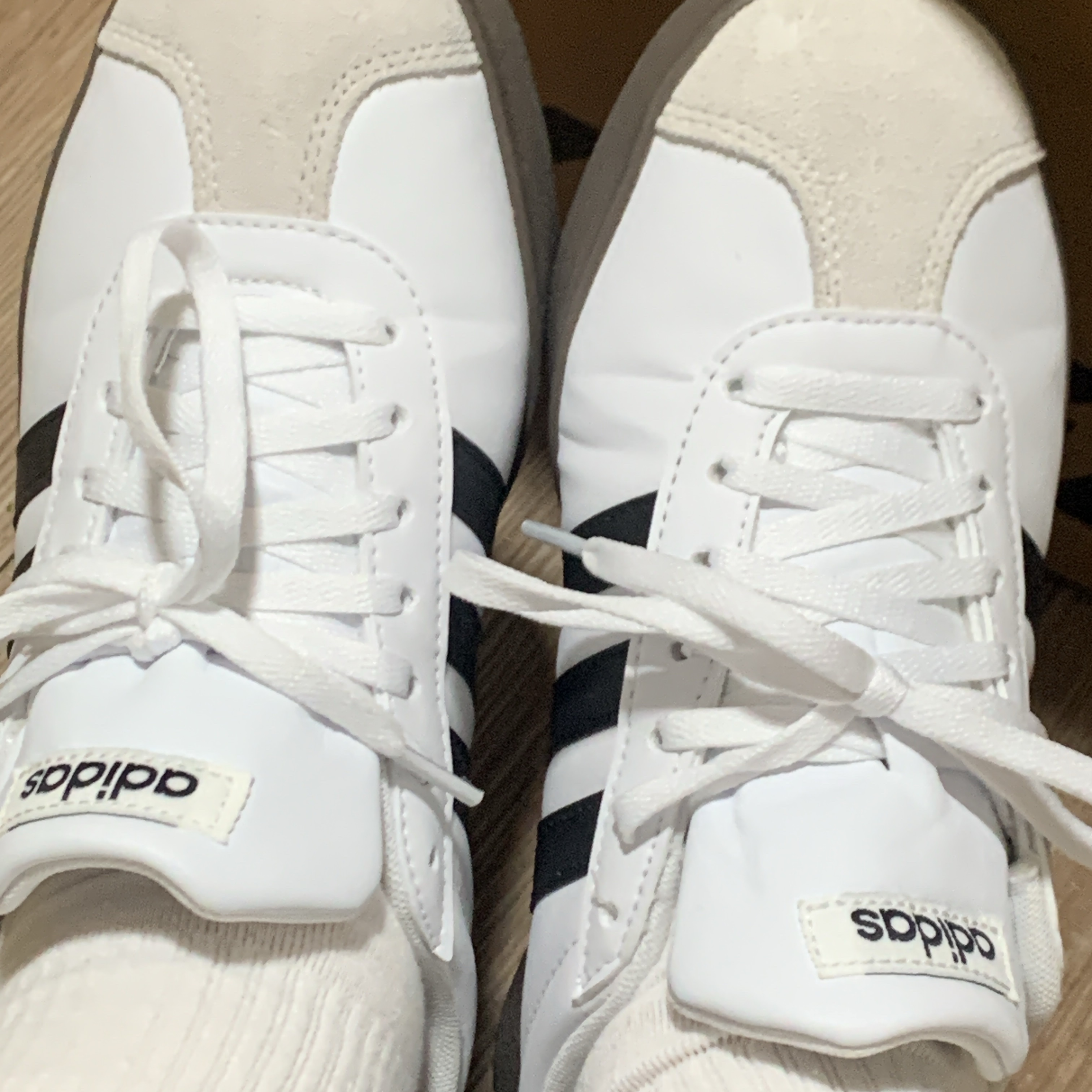 Adidas VL Court Base Cloud White Core Black 착용 스타일