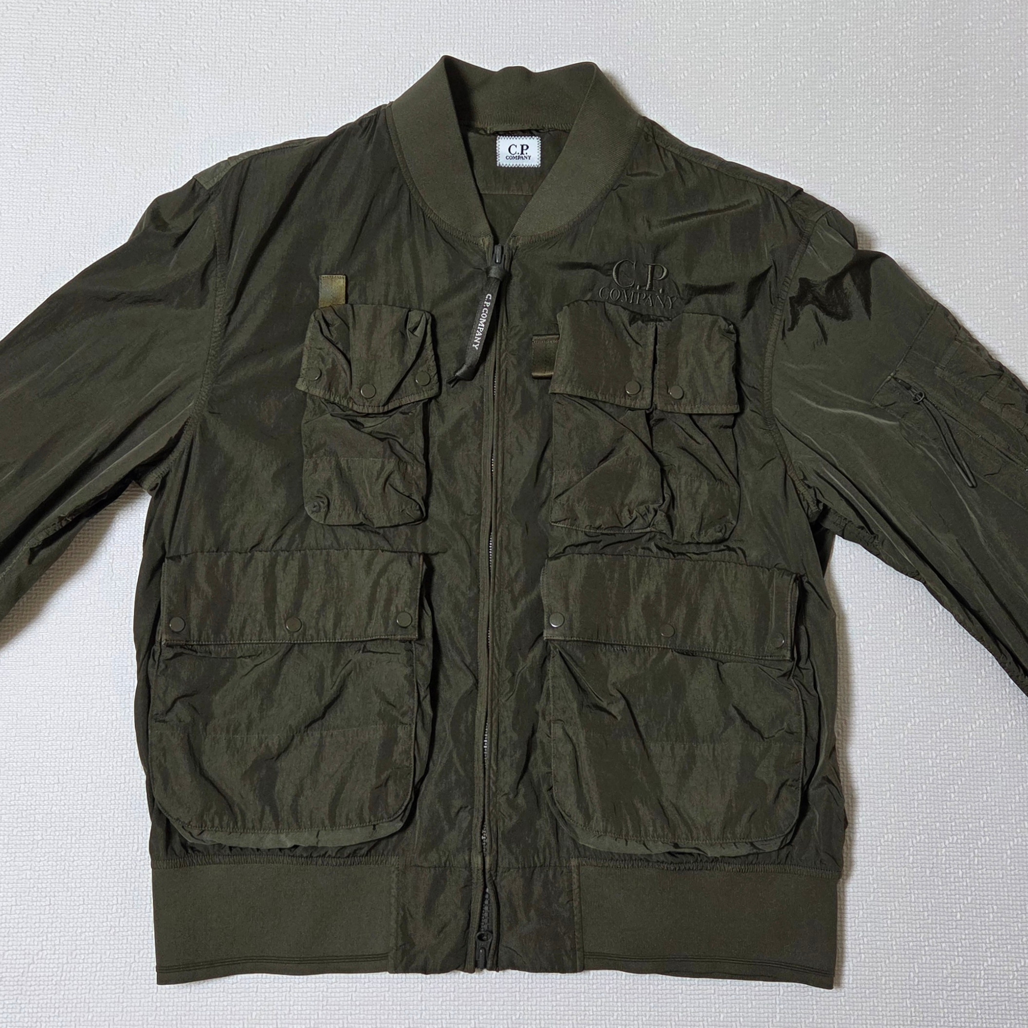 C.P. Company Chrome-R Multipocket Bomber Jacket Ivy Green - 25SS 착용 스타일 - 1