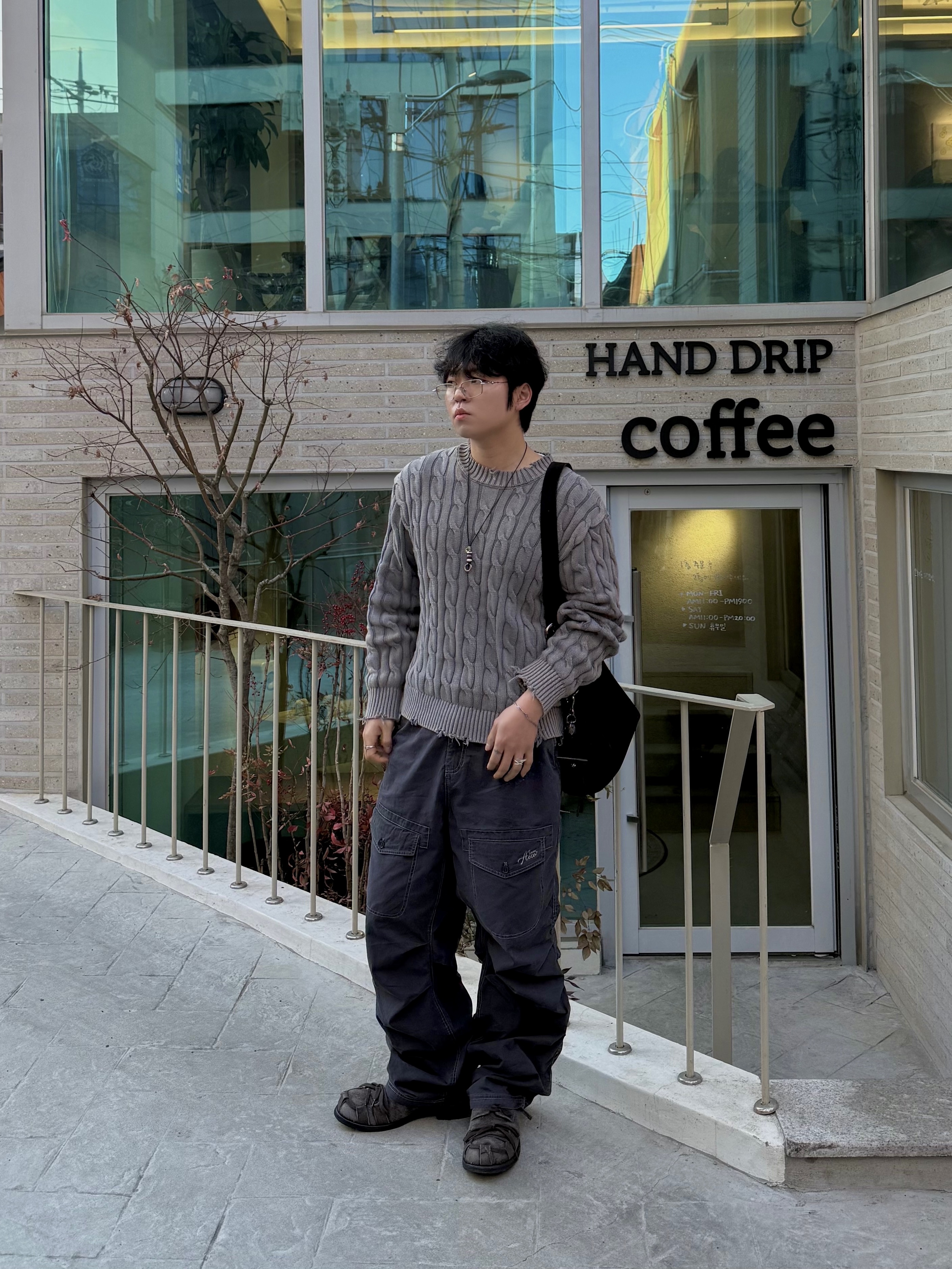 NegativeThree Buffalo Derby Brown, Gentle Monster Atomic 02 Silver 착용 스타일 - 2