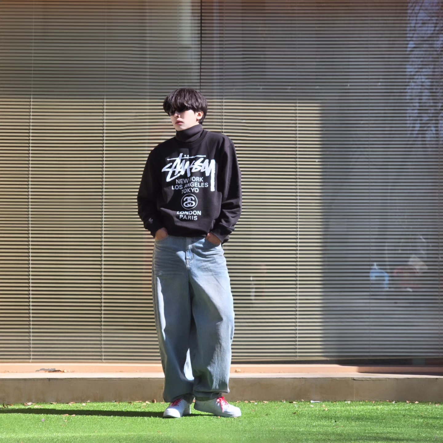 Stussy World Tour Crew Black 2023, Stussy World Tour Crew Black 2024 착용 스타일 - 8