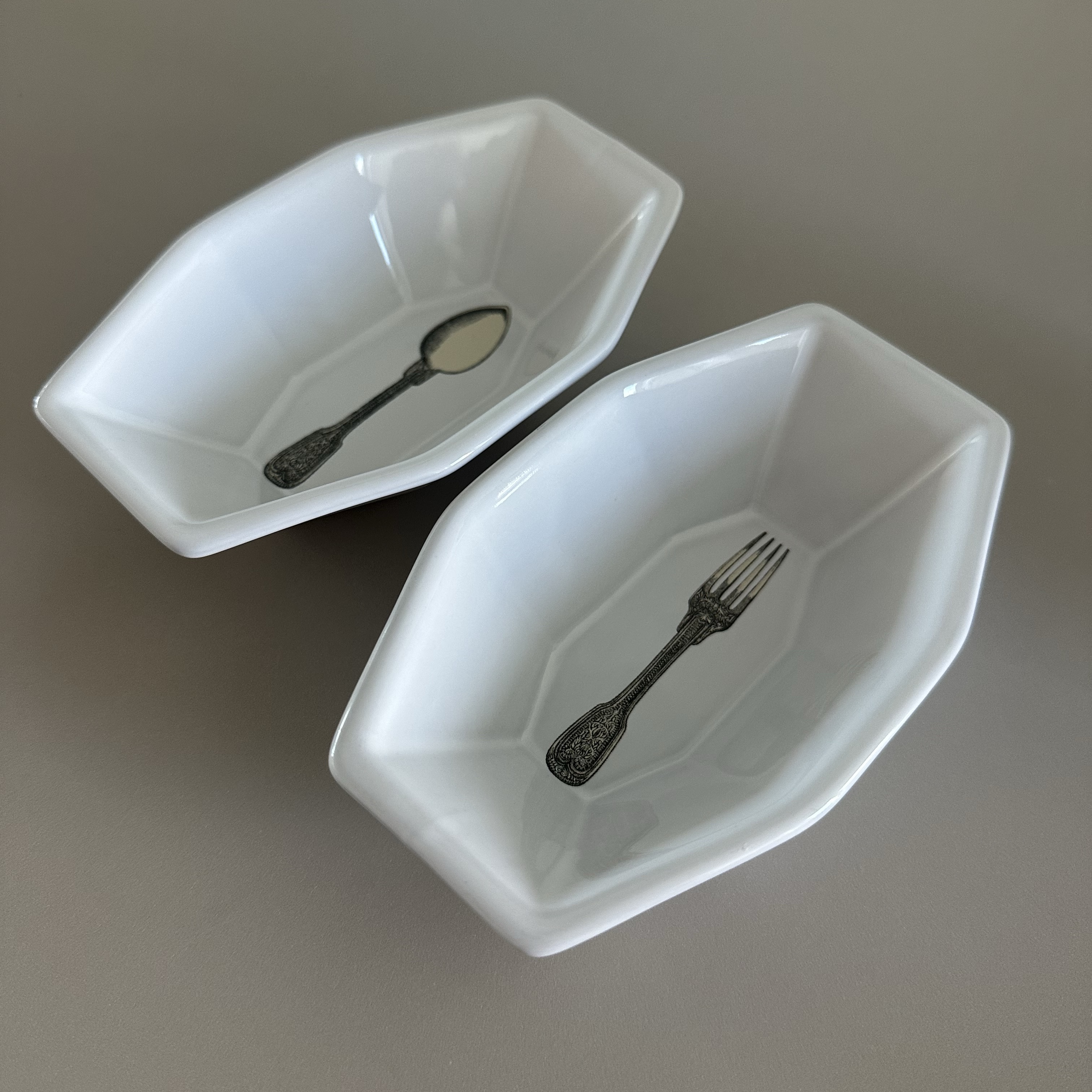 [3% 적립] Jungheejin creamic Egg bowl Dark grayish white, [3% 적립] Jungheejin creamic Long Octagonal Bowl Small Dark grayish white 착용 스타일 - 2