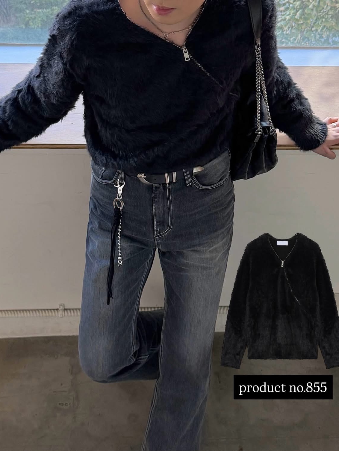 Zara Rock Style Flap Shoulder Bag Black, Jacquemus La Chaine Signature Logo Chain Necklace Silver 착용 스타일 - 3