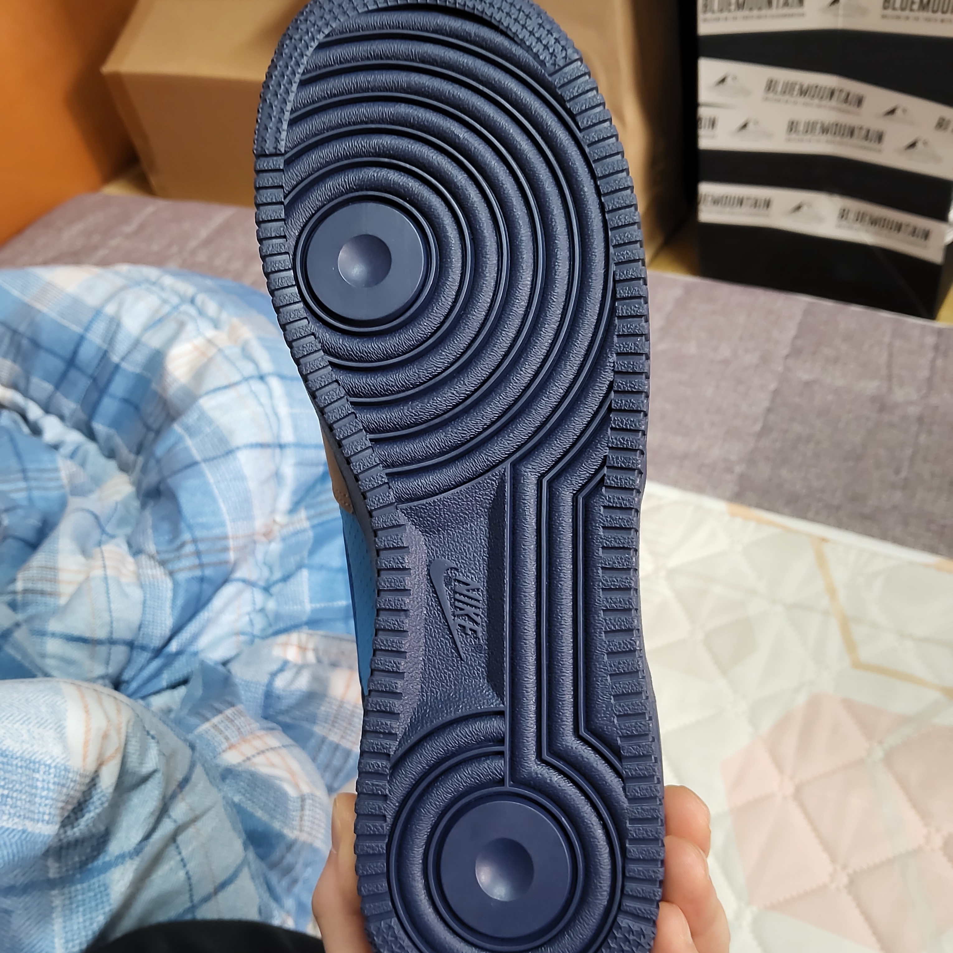 Nike x Stash Air Force 1 Low SP Soft Grey and Harbor Blue 2024 착용 스타일 - 8
