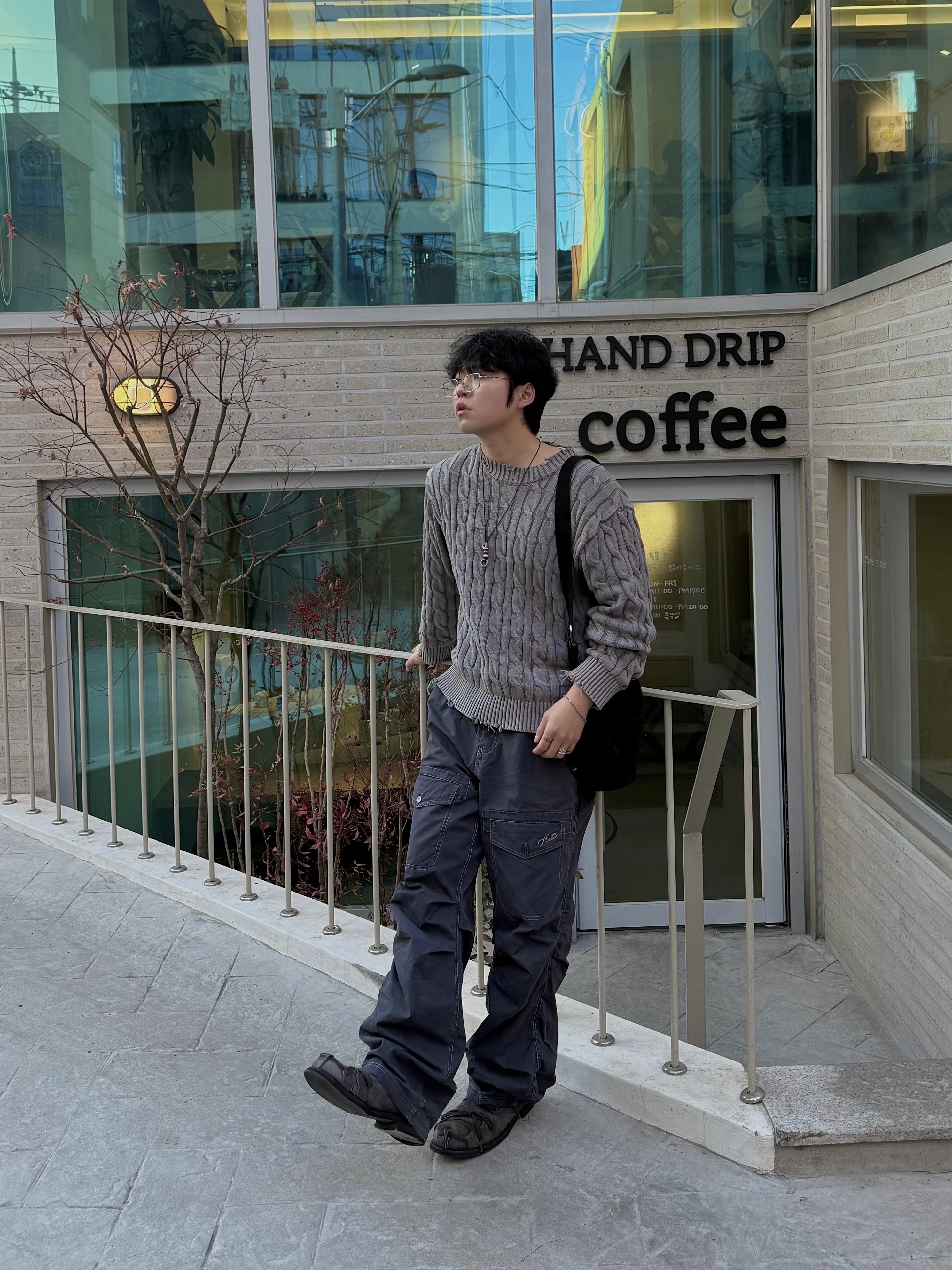 NegativeThree Buffalo Derby Brown, Gentle Monster Atomic 02 Silver 착용 스타일 - 1