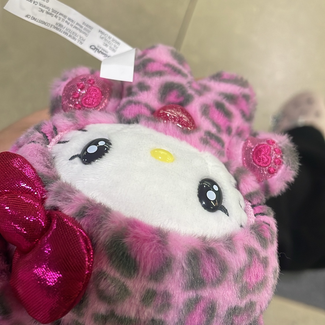 Sanrio Hello Kitty Sanrio Gyaruneko Mascot Holder Pink 착용 스타일