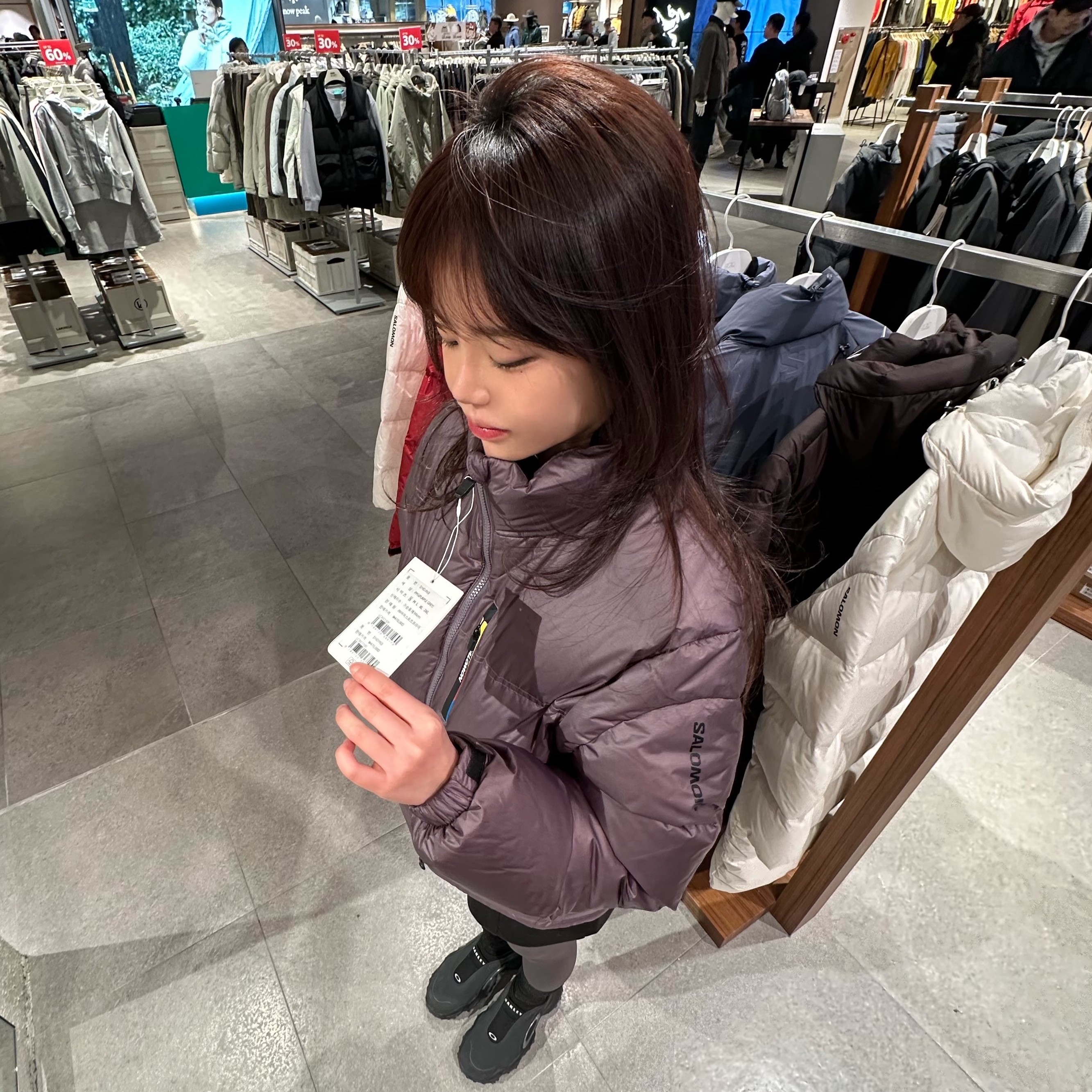 (W) Salomon Contour Cropped Down Jacket Purple Grey, Oakley Edge Icon Blackout 착용 스타일