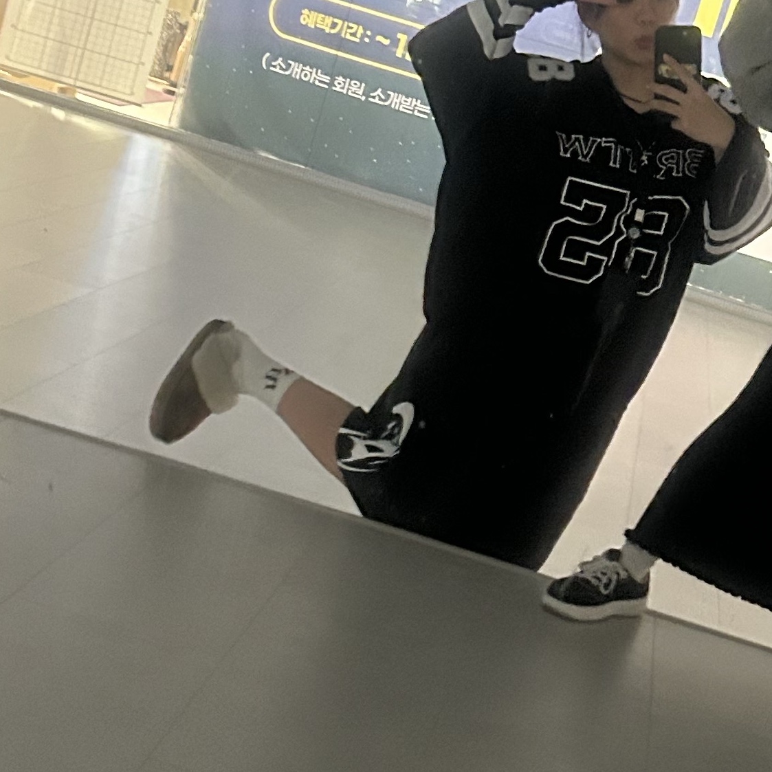 BORN TO WIN Brntw 85 Hockey Jersey White, BORN TO WIN Side B Logo Half Pants Melange Grey 착용 스타일 - 2