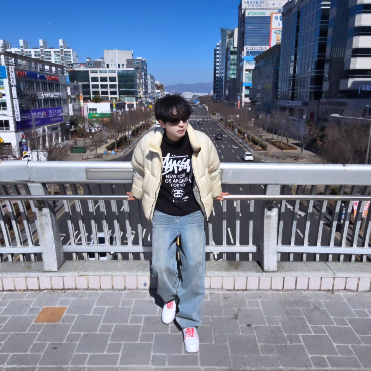 Stussy World Tour Crew Black 2023, Stussy World Tour Crew Black 2024 착용 스타일 - 4