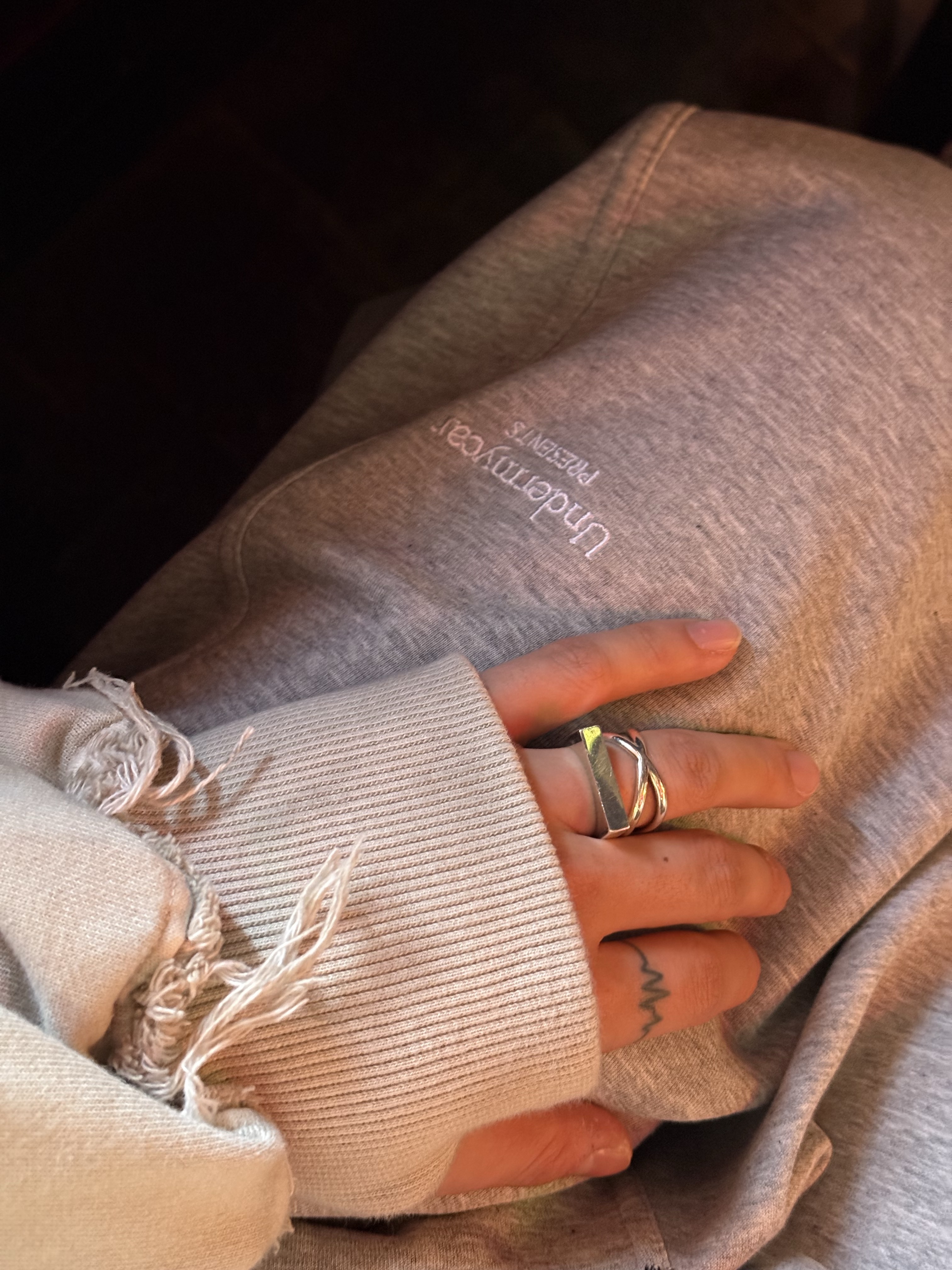 Undermycar Mu.163 Classic Logo Baggy Fit Sweat Pants Melange Gray, Balenciaga Stapler Sneaker Beige Grey 착용 스타일 - 10