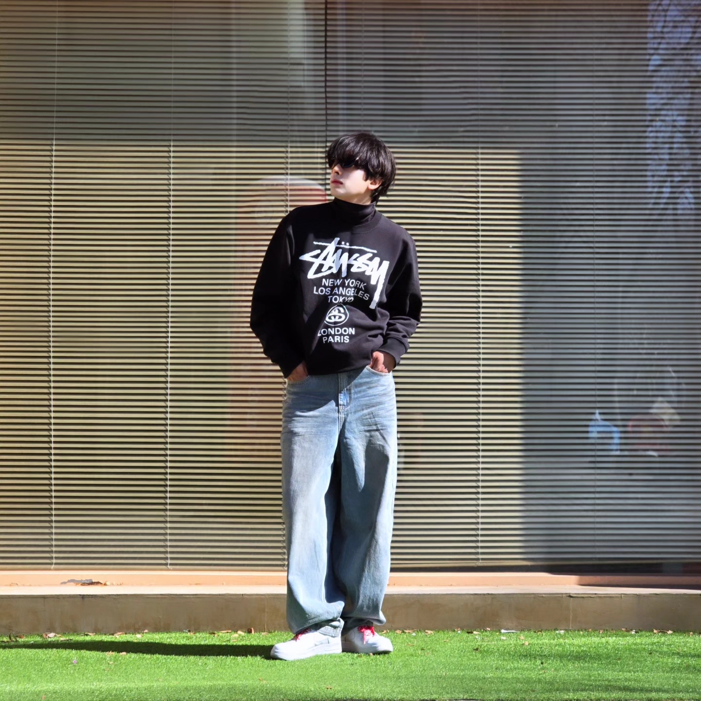 Stussy World Tour Crew Black 2023, Stussy World Tour Crew Black 2024 착용 스타일 - 1