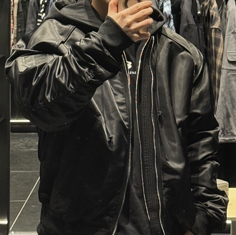 Juun.J Signature Hooded Detachable Nylon MA-1 Jumper Black  - 26SS 착용 스타일 - 2