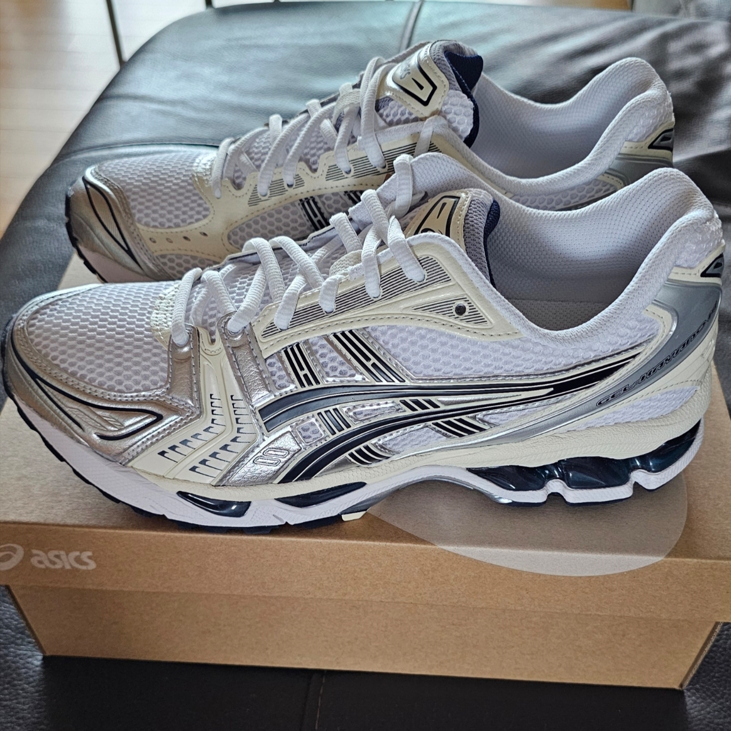 (W) Asics Gel-Kayano 14 White Midnight 착용 스타일