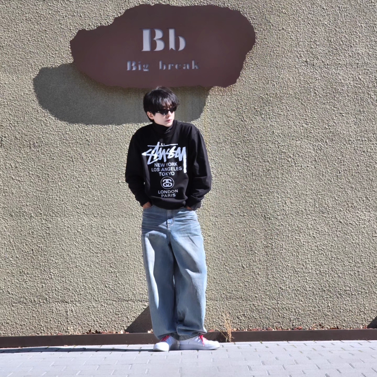 Stussy World Tour Crew Black 2023, Stussy World Tour Crew Black 2024 착용 스타일 - 5