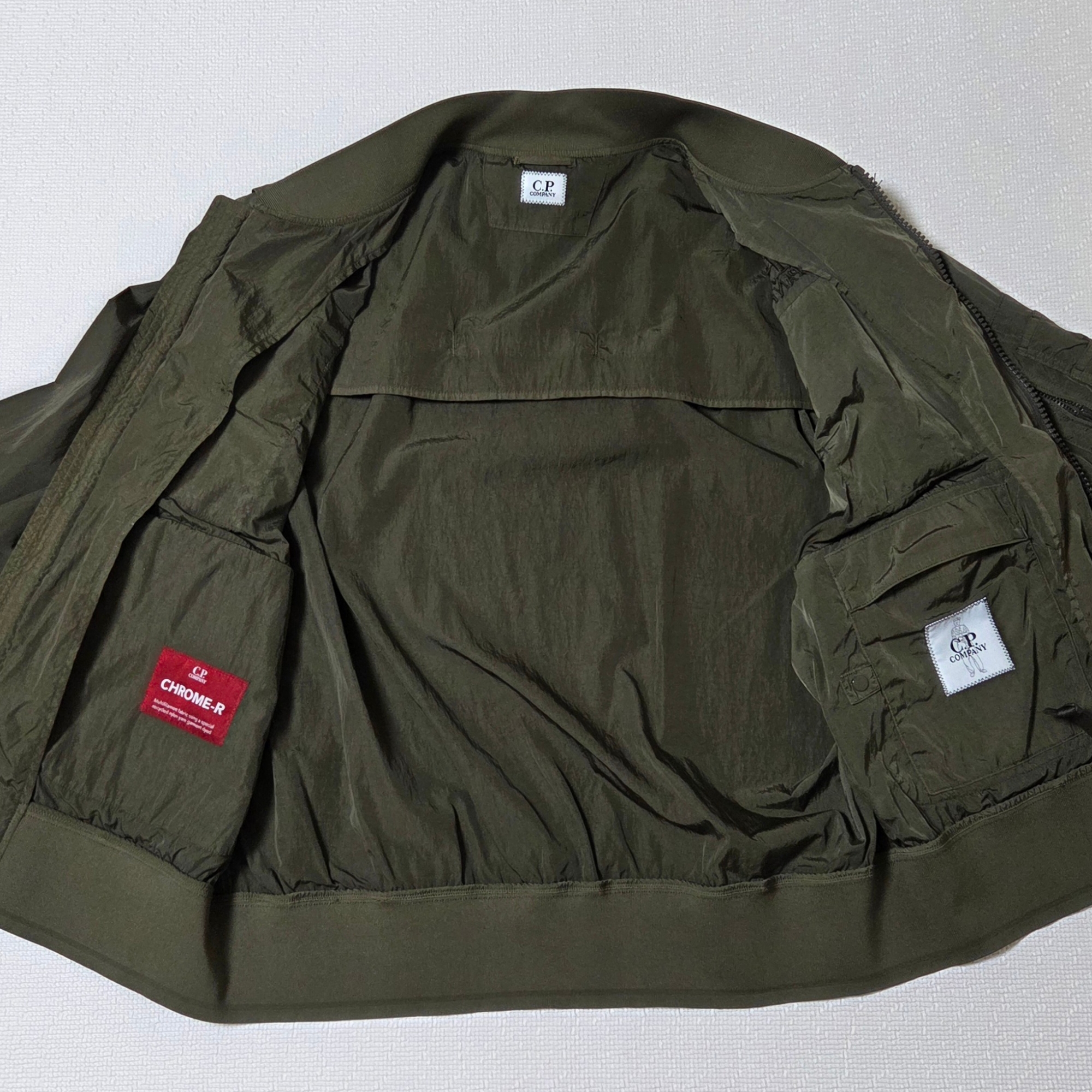 C.P. Company Chrome-R Multipocket Bomber Jacket Ivy Green - 25SS 착용 스타일 - 3